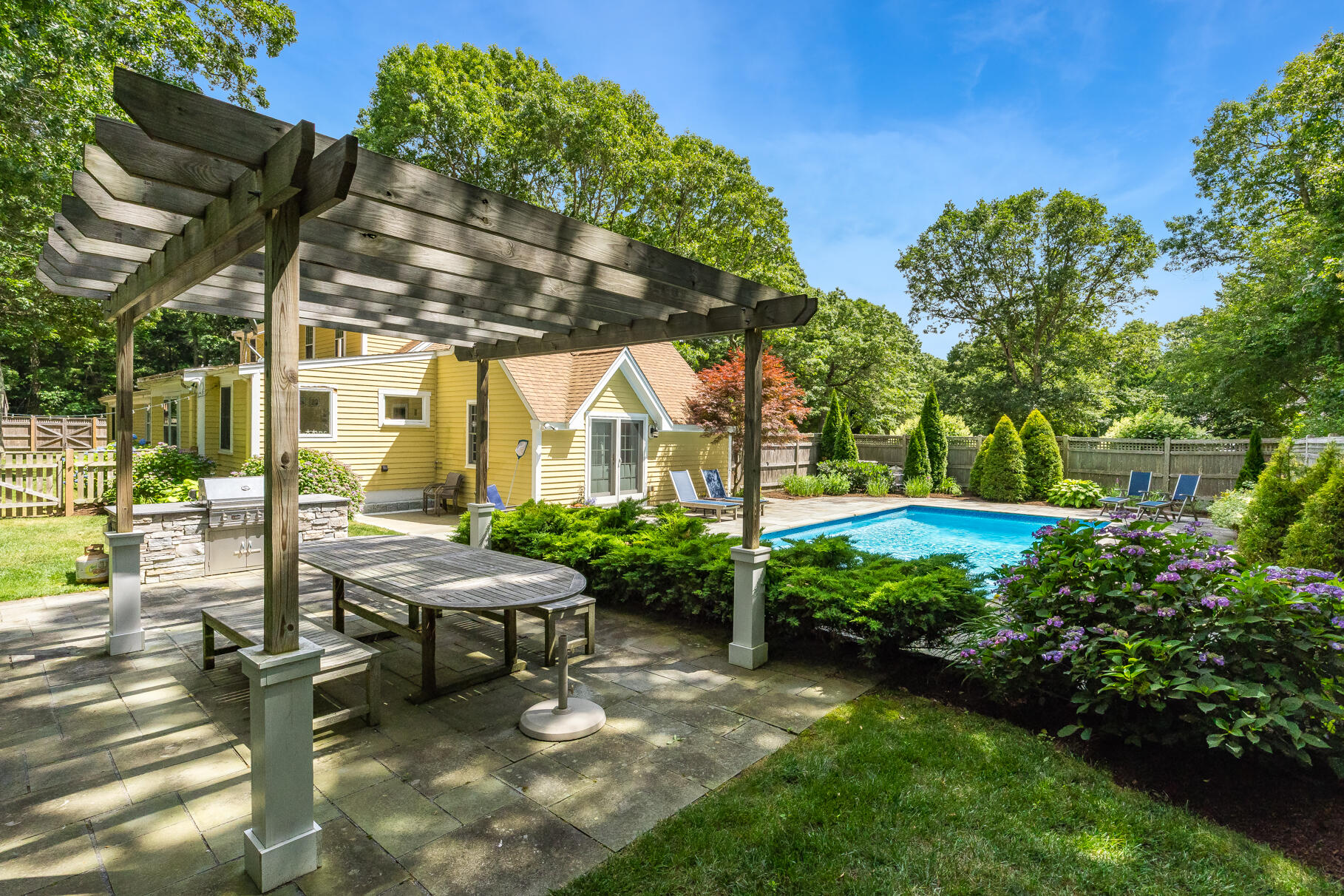 24 North Hill Drive