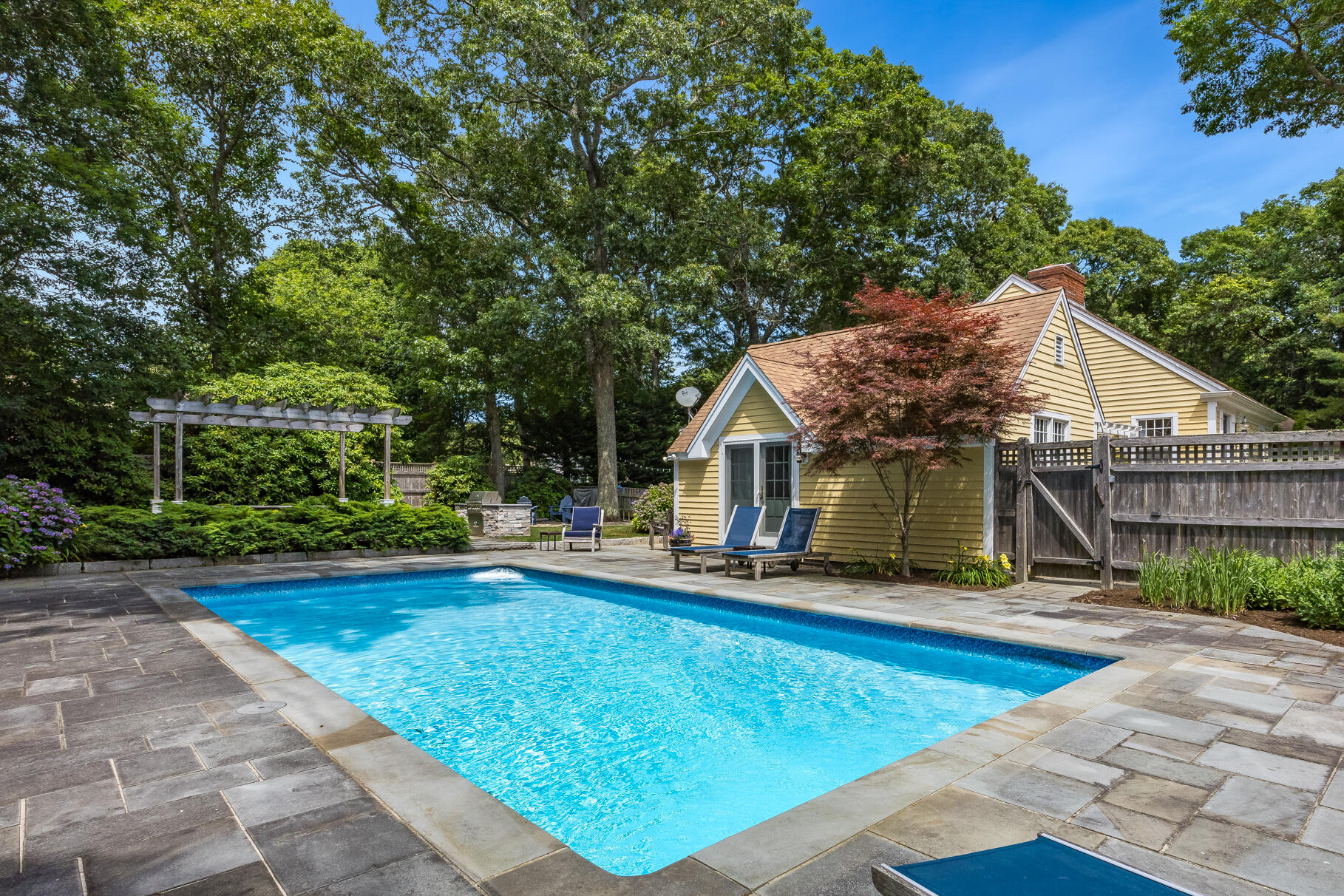 24 North Hill Drive