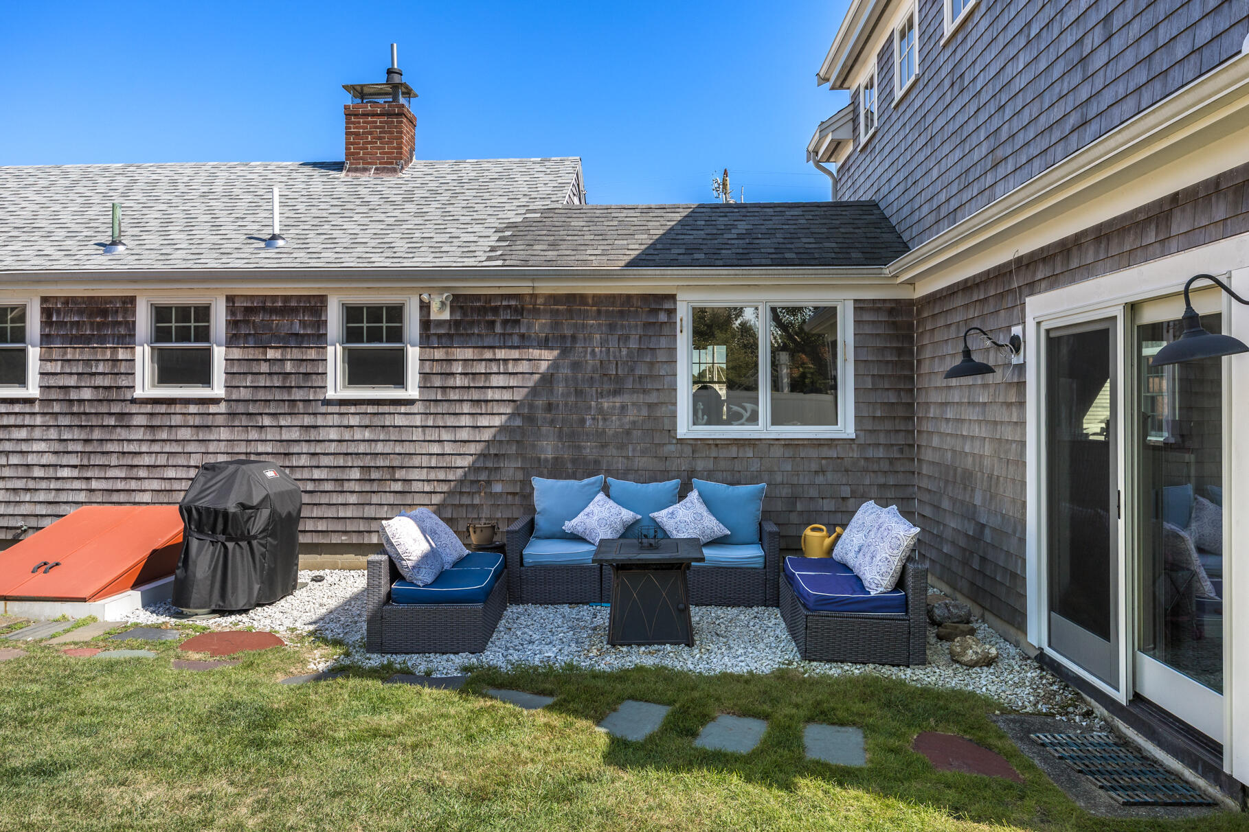 253 Scranton Avenue