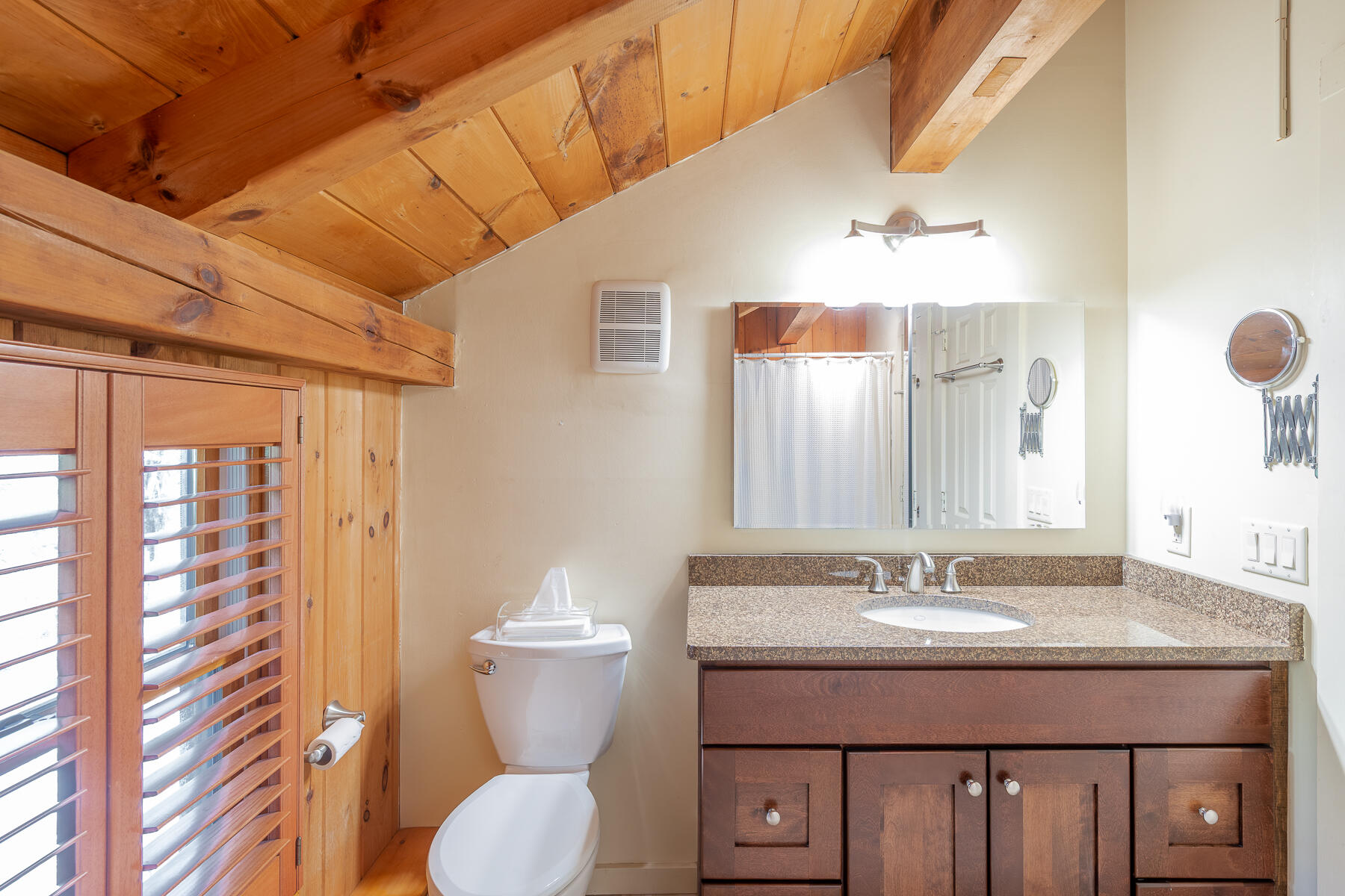 537 W Falmouth Highway