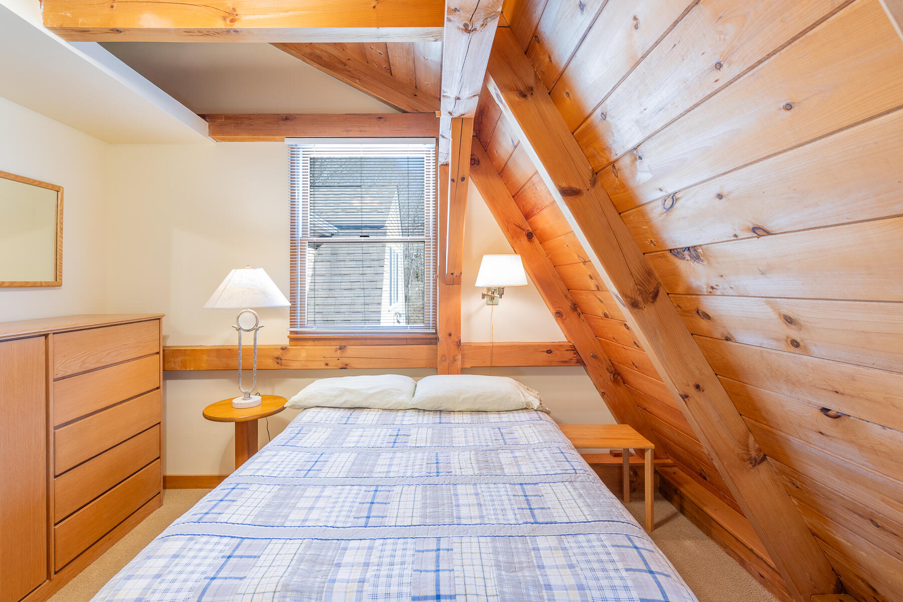 537 W Falmouth Highway