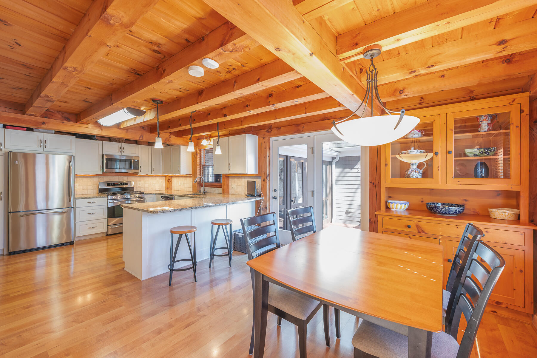 537 W Falmouth Highway