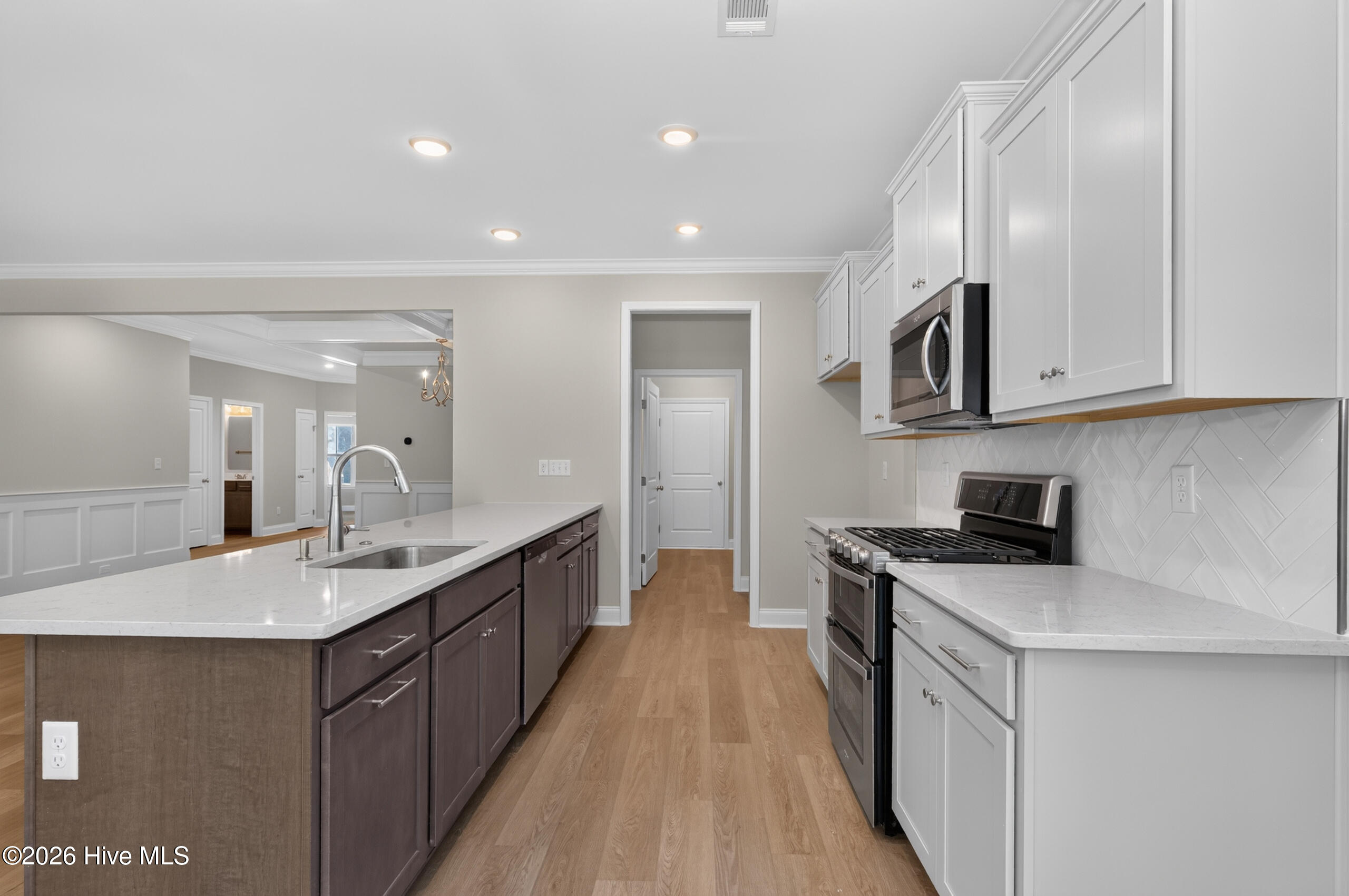 590 Pherson Street L102