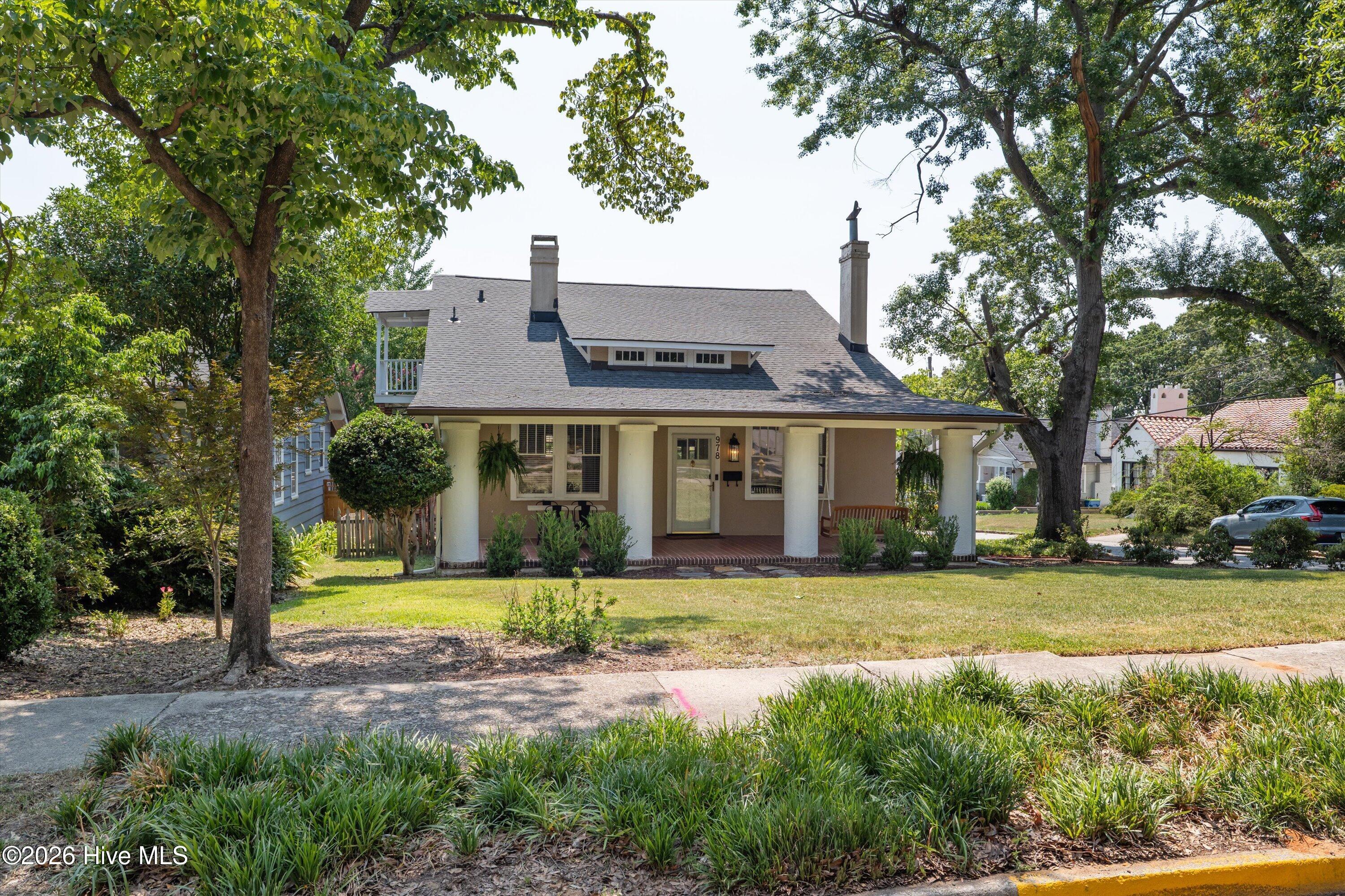 978 Heard Avenue