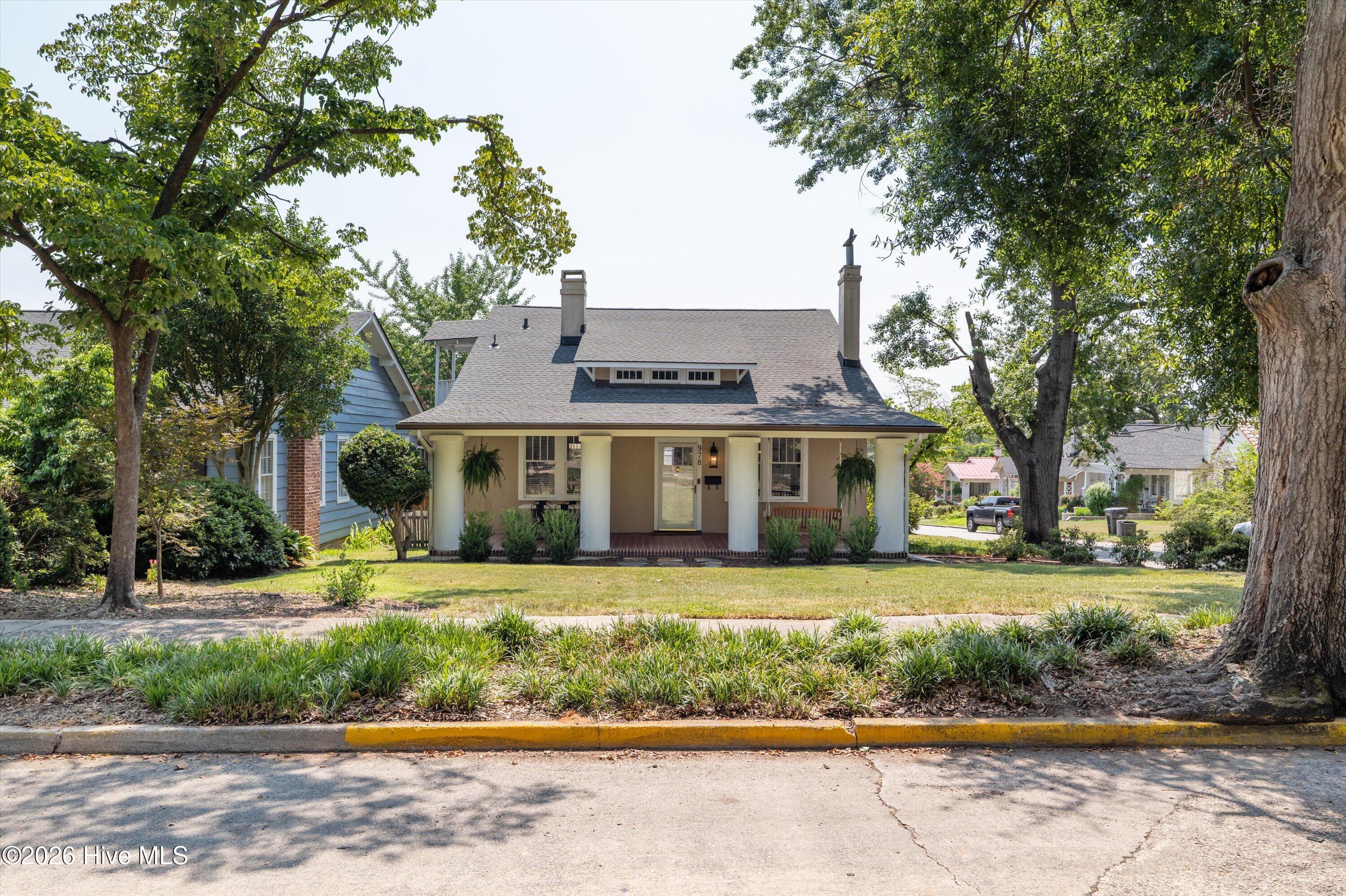 978 Heard Avenue