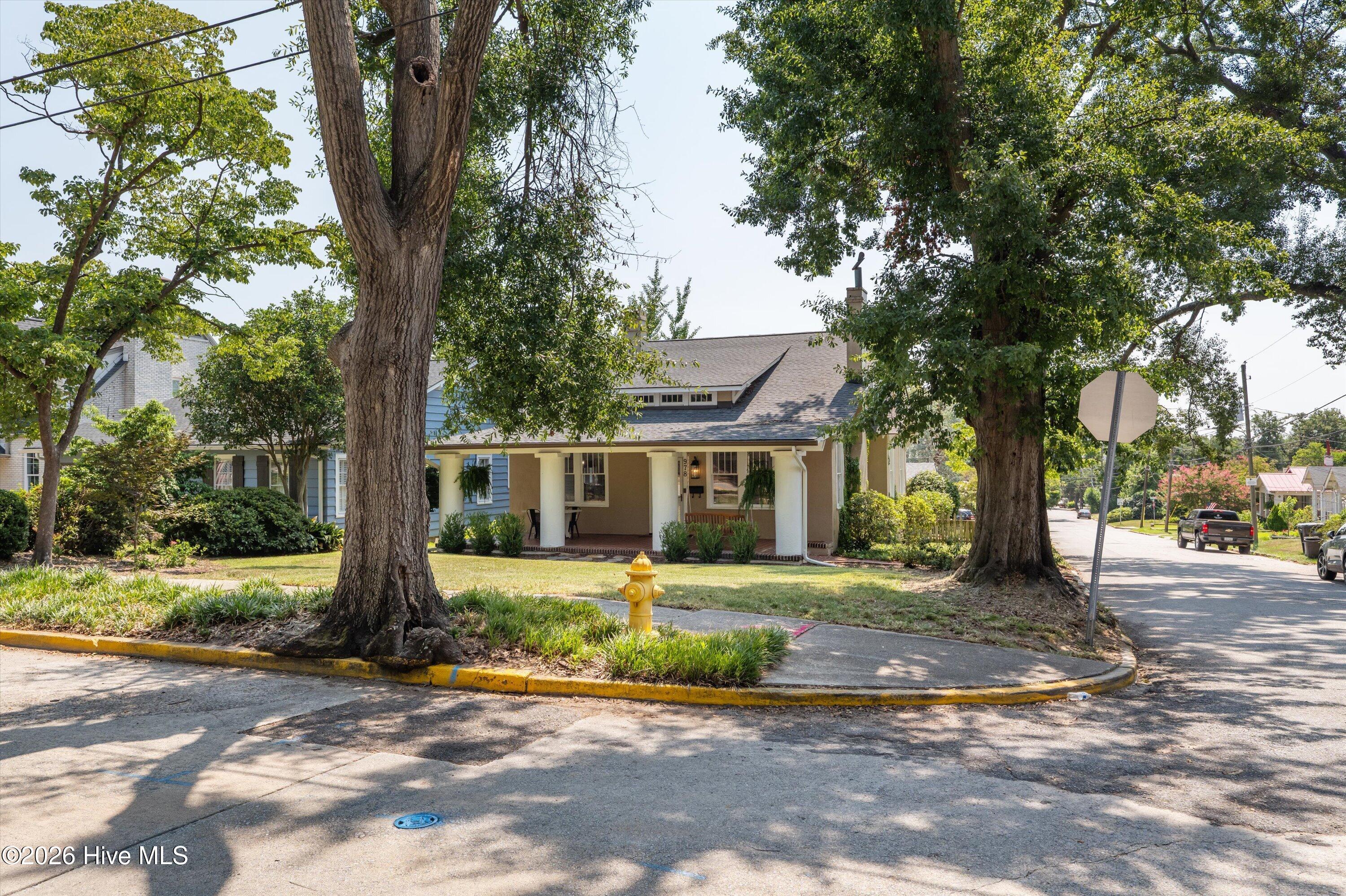 978 Heard Avenue
