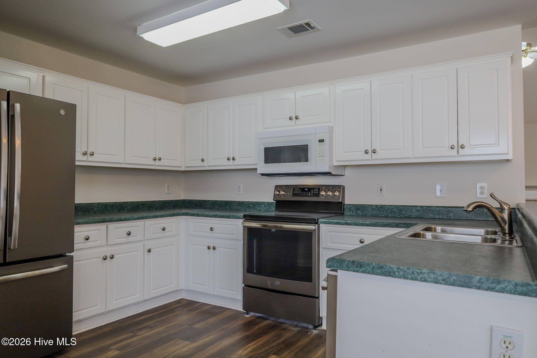 401 Connemara Trail