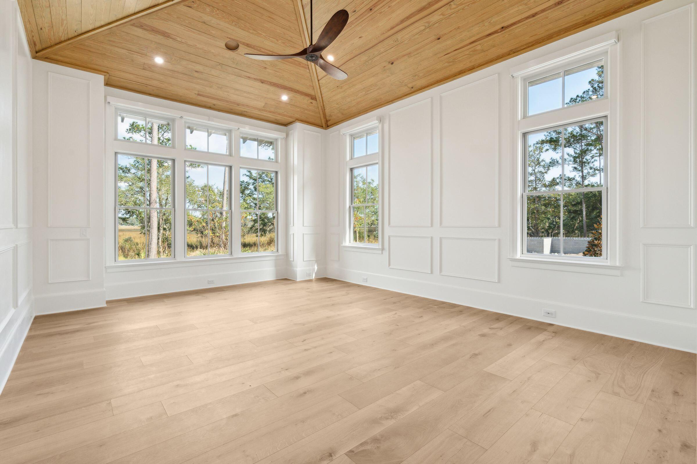 116 Peninsula Drive