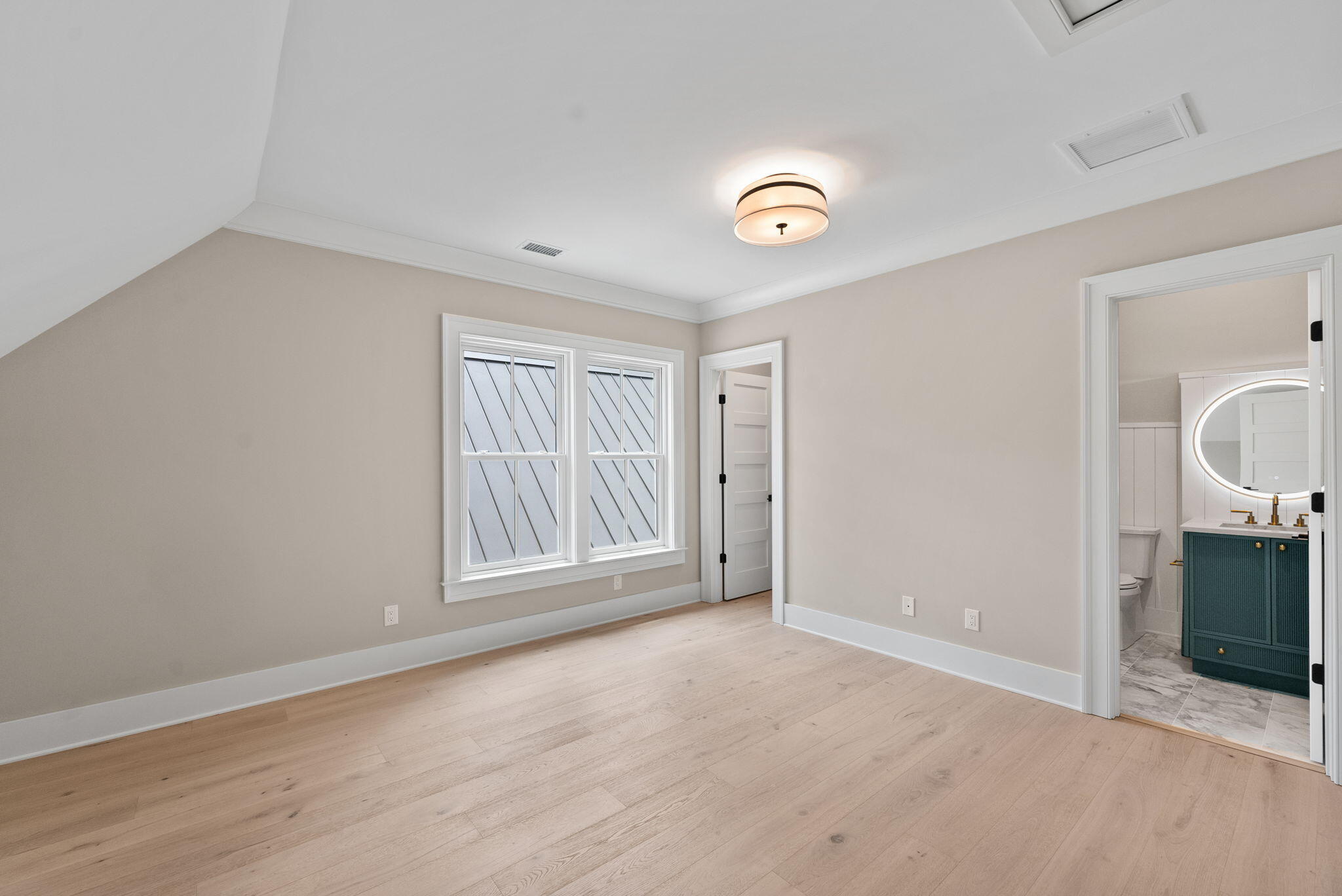 114 Peninsula Drive