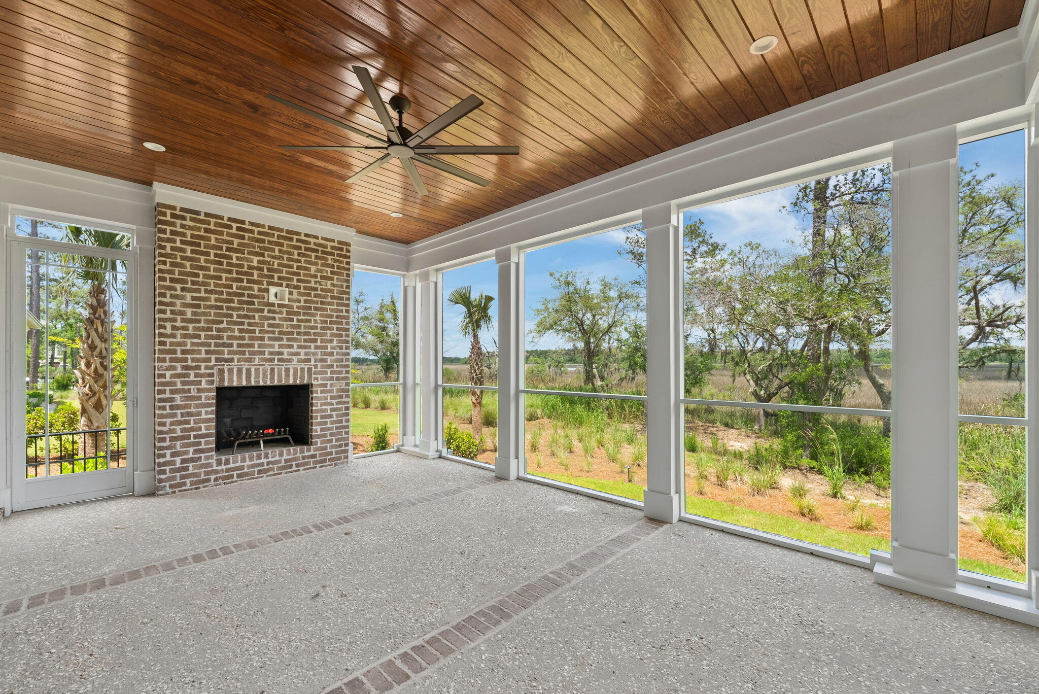 114 Peninsula Drive