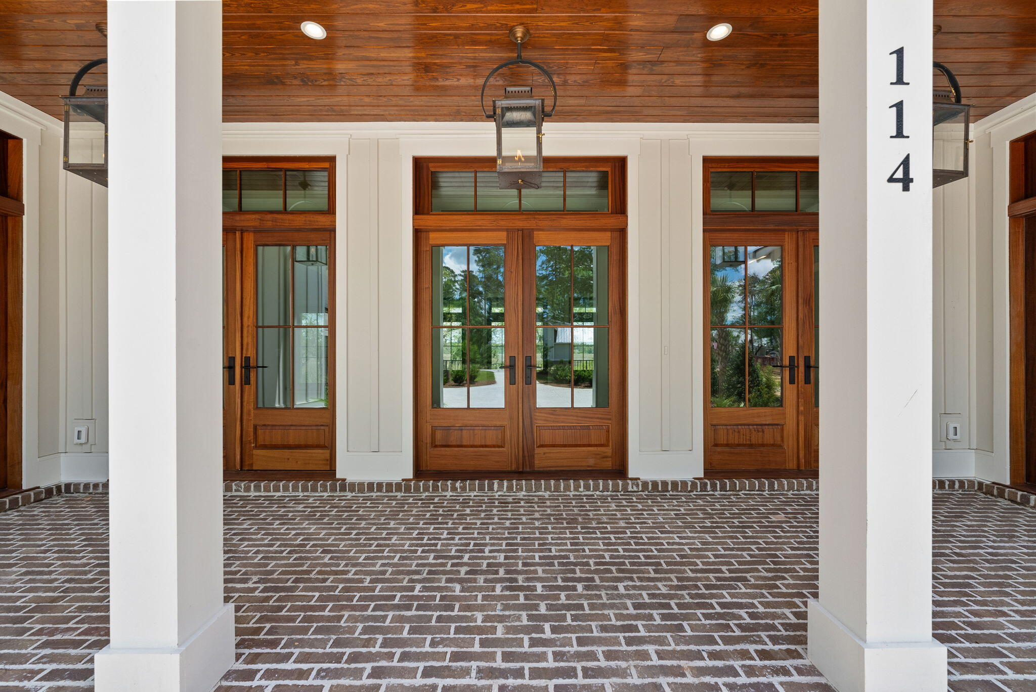114 Peninsula Drive