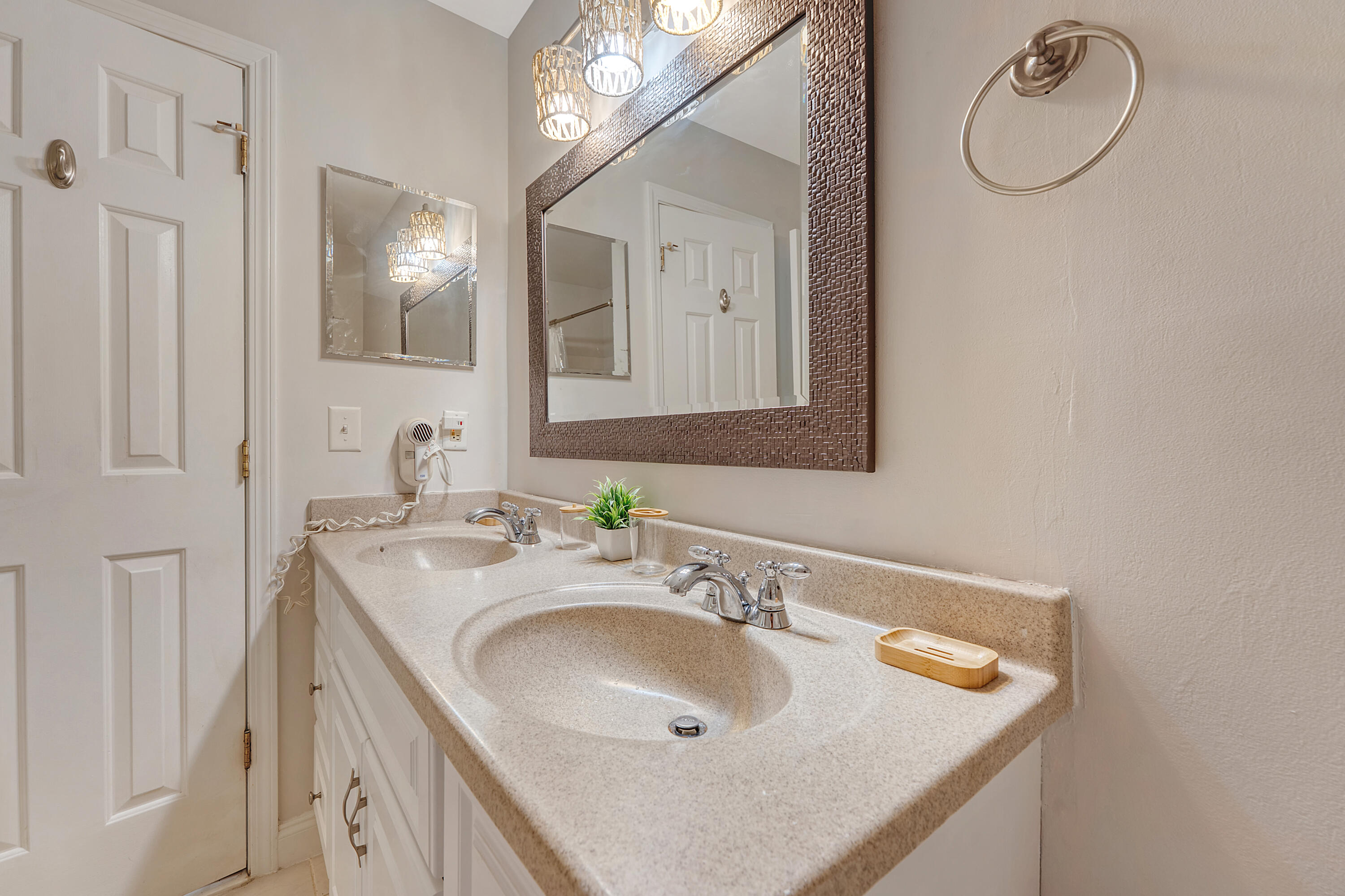 4770 Tennis Club Lane