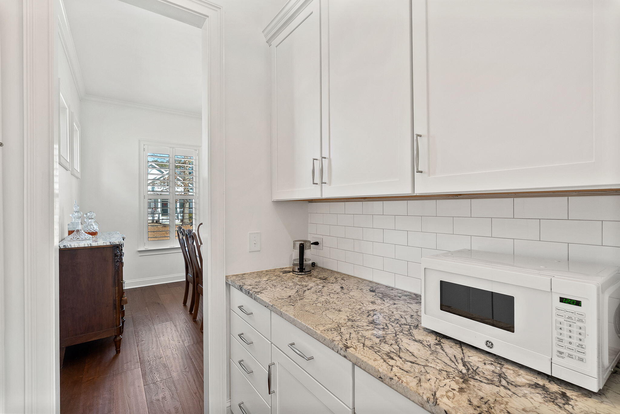 3998 Capensis Lane