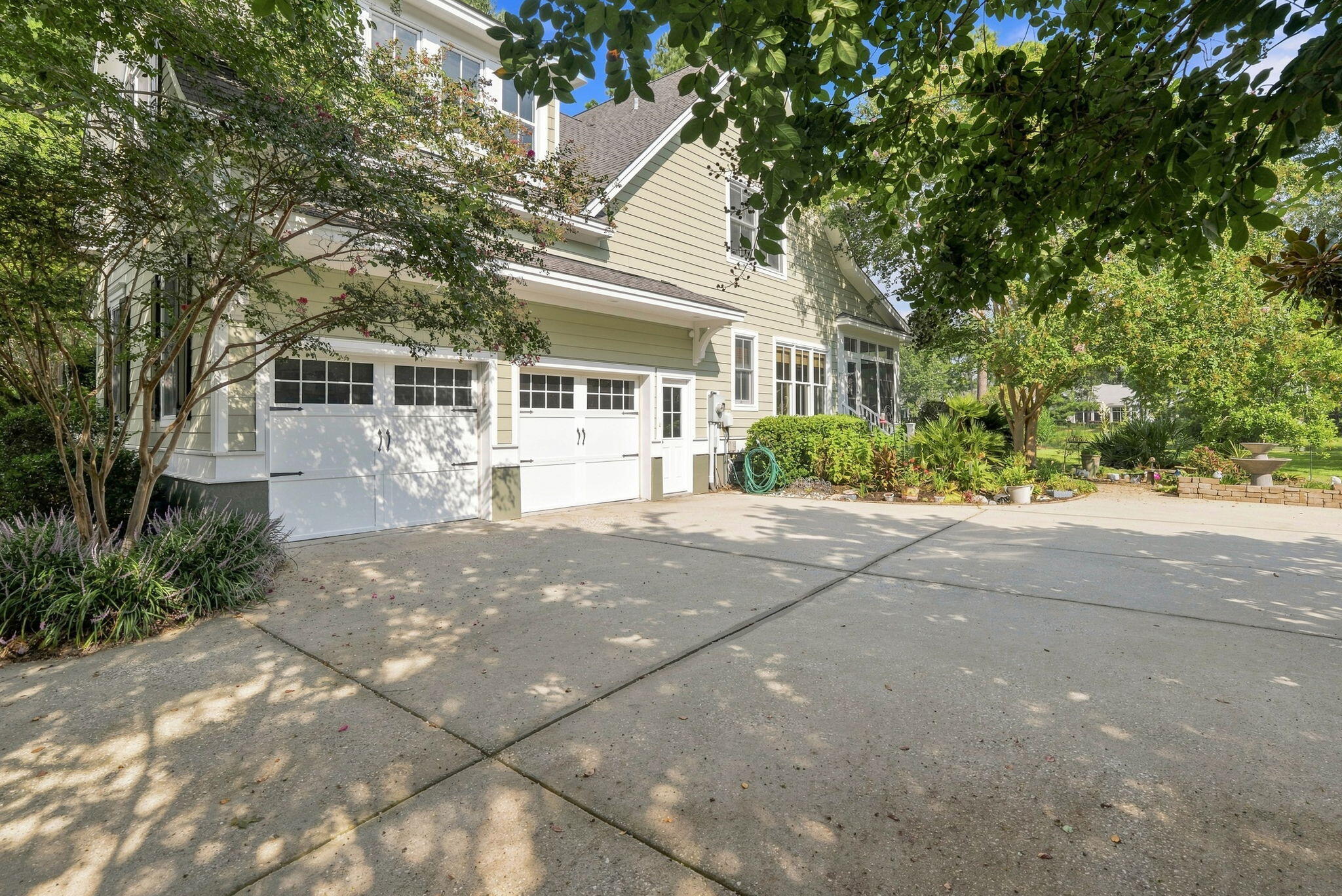 4142 Ten Shillings Way
