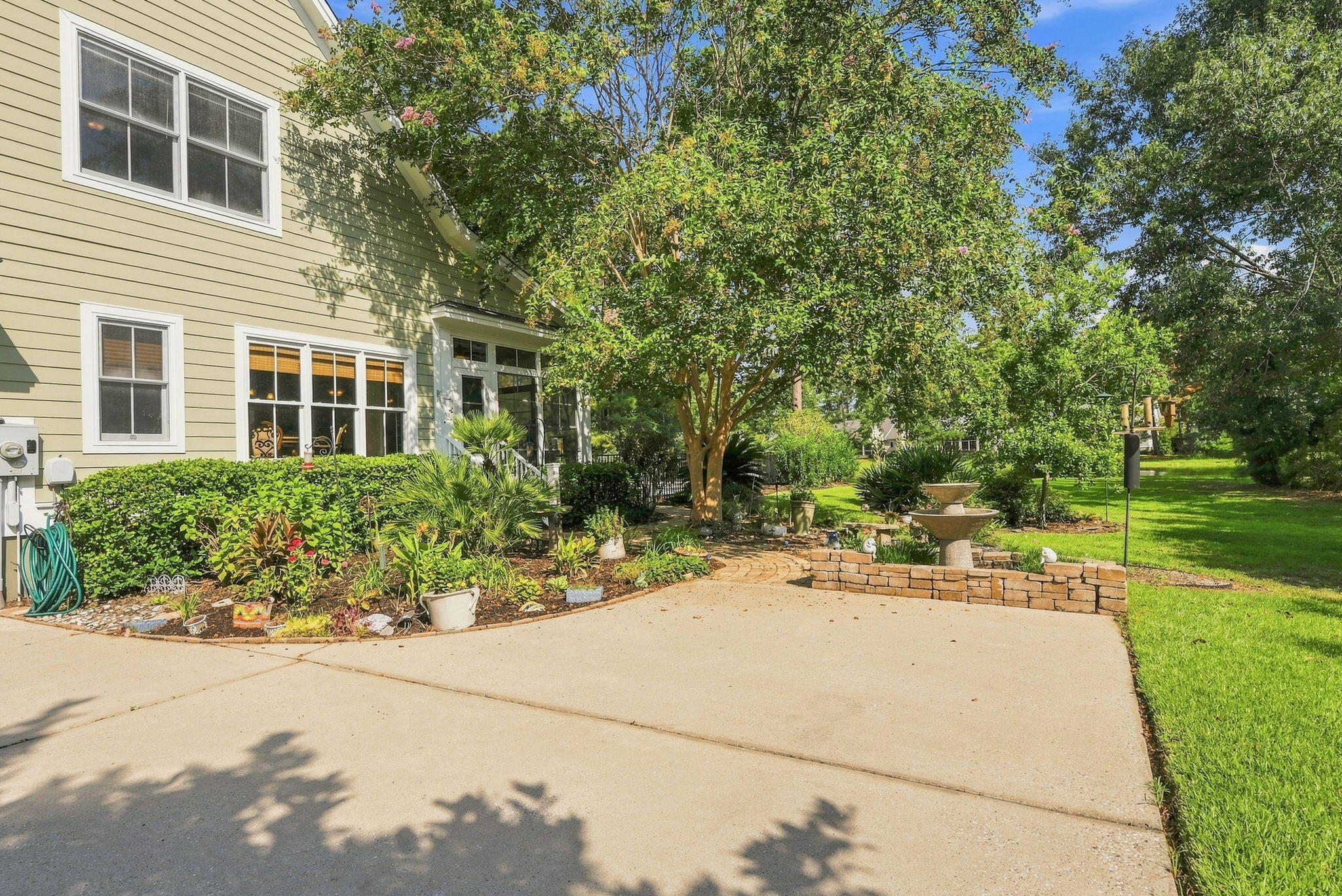 4142 Ten Shillings Way