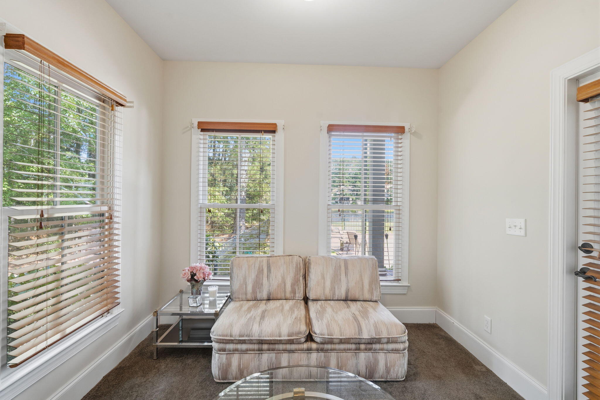 4142 Ten Shillings Way