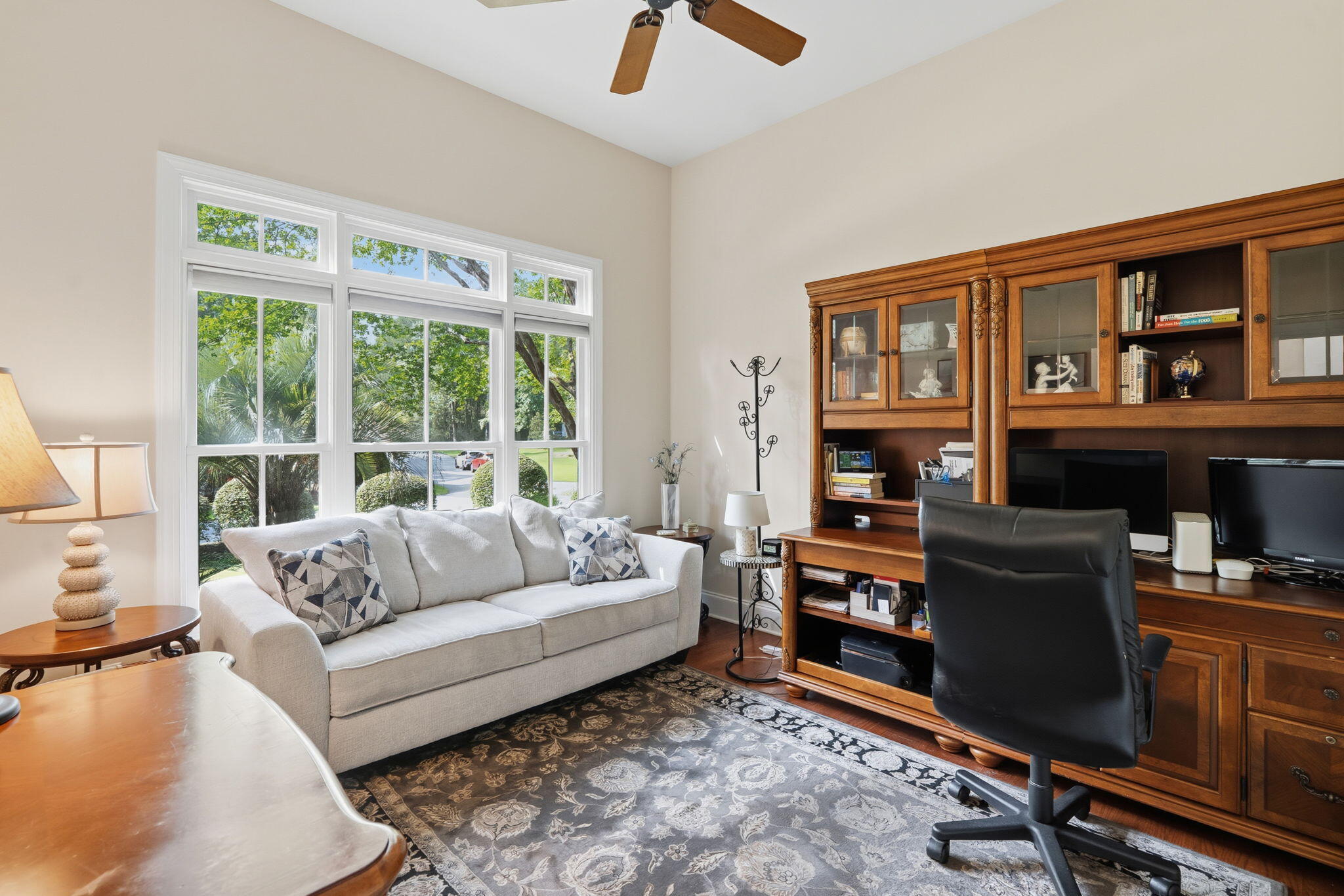 4142 Ten Shillings Way