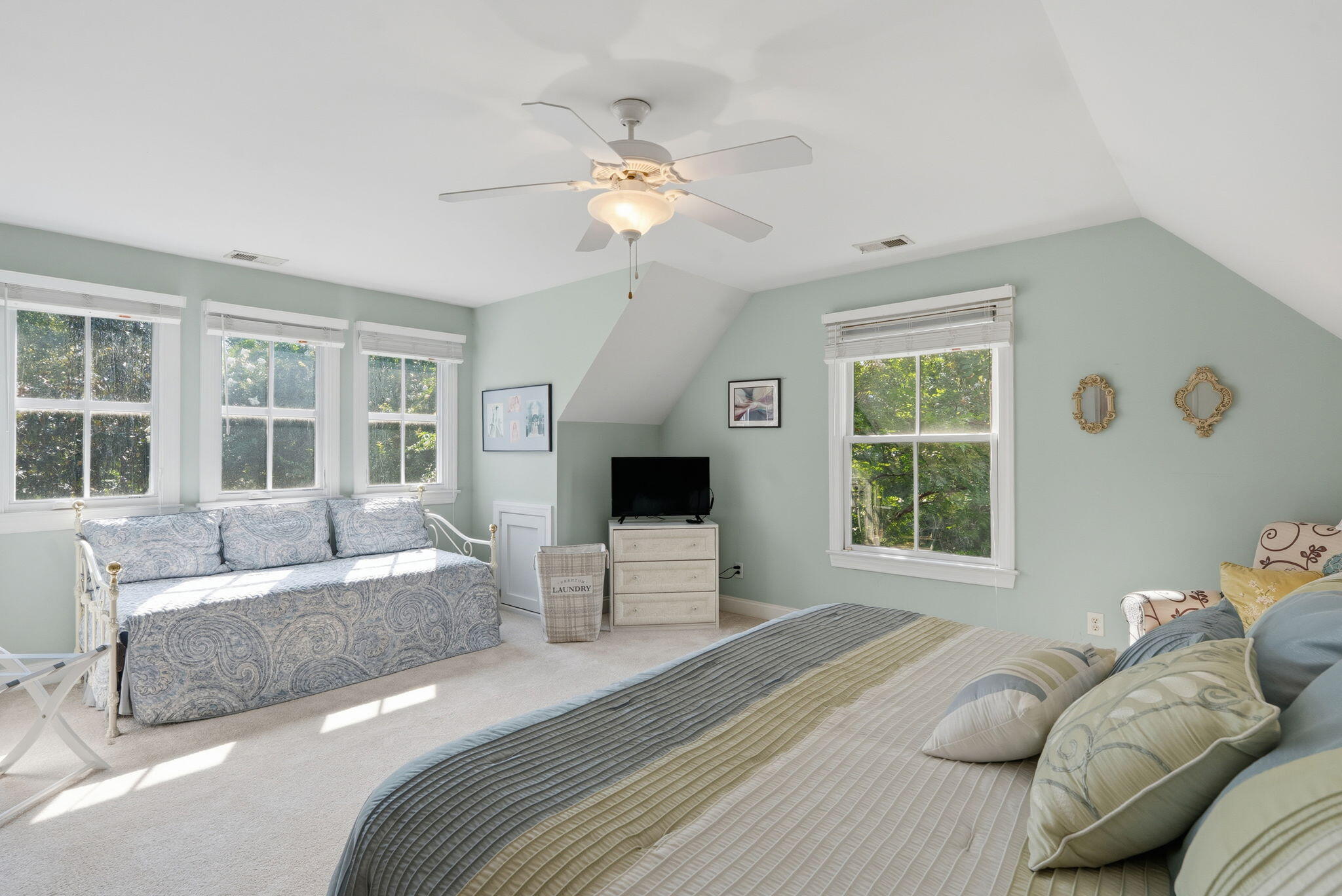 4142 Ten Shillings Way