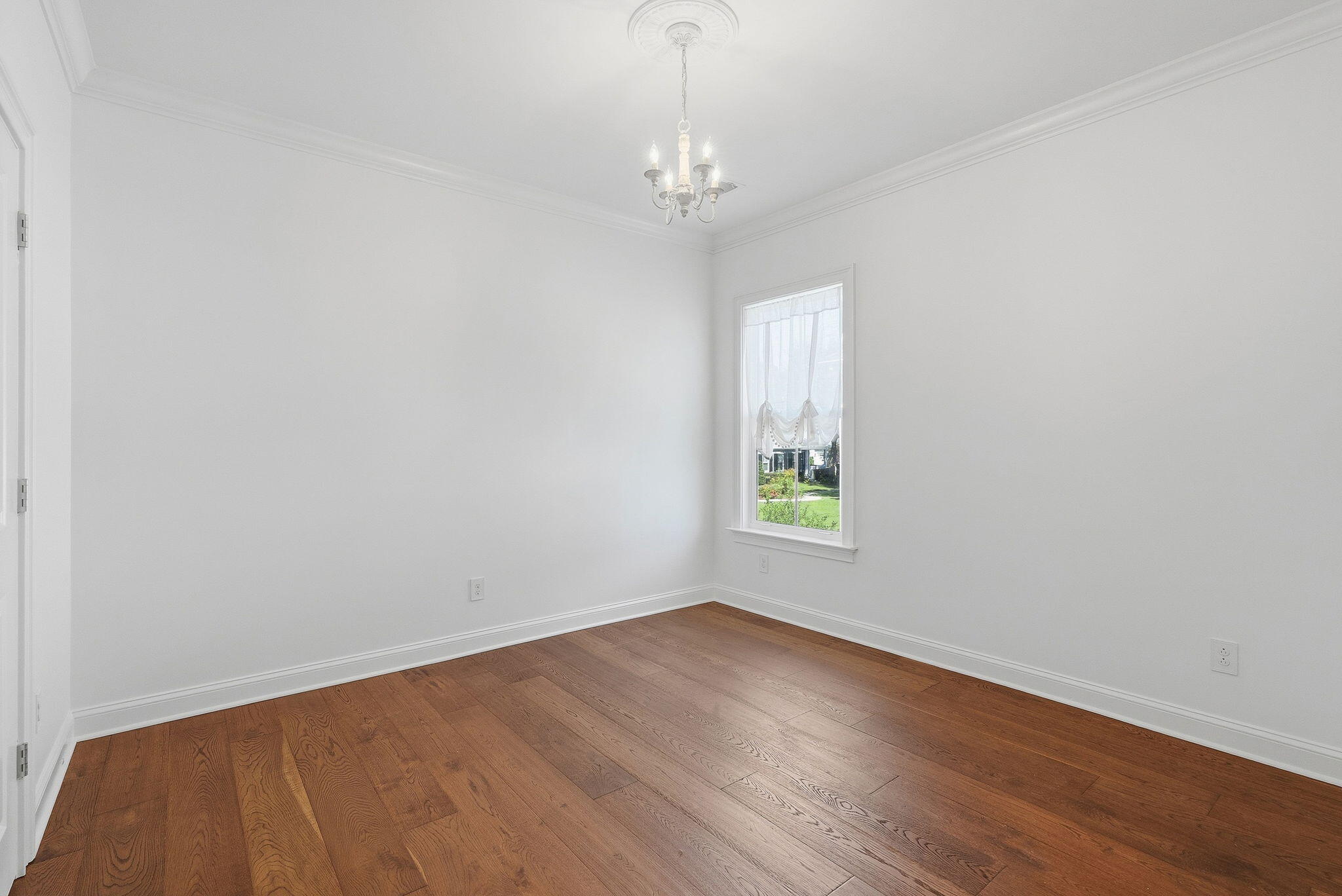 3998 Capensis Lane