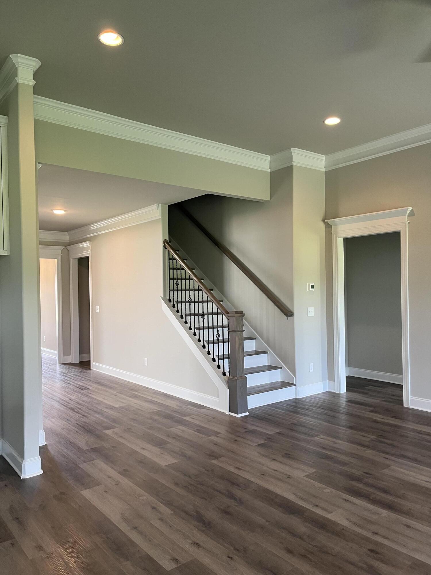 3031 ROSEWOOD DRIVE