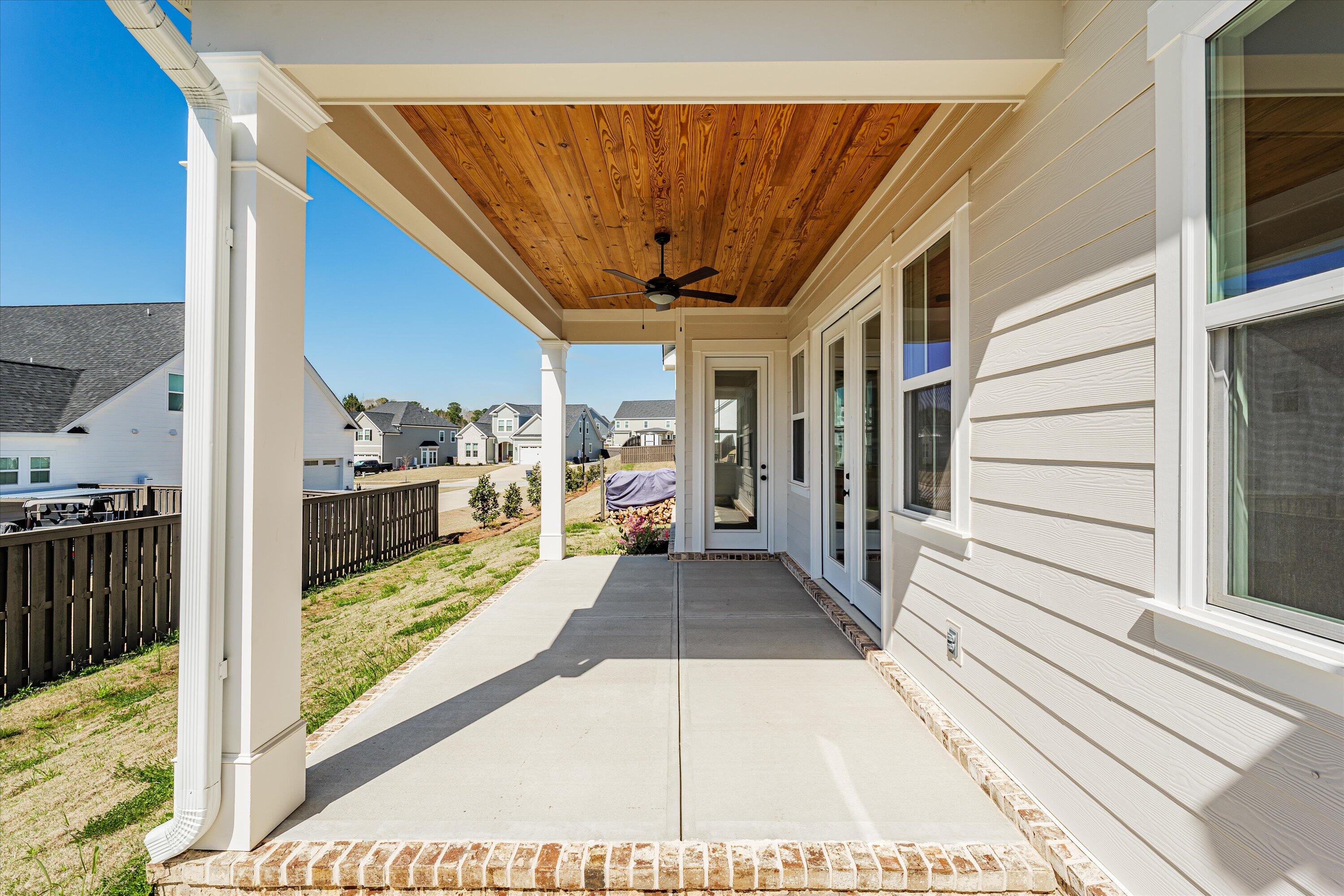 3026 ROSEWOOD DR. Drive