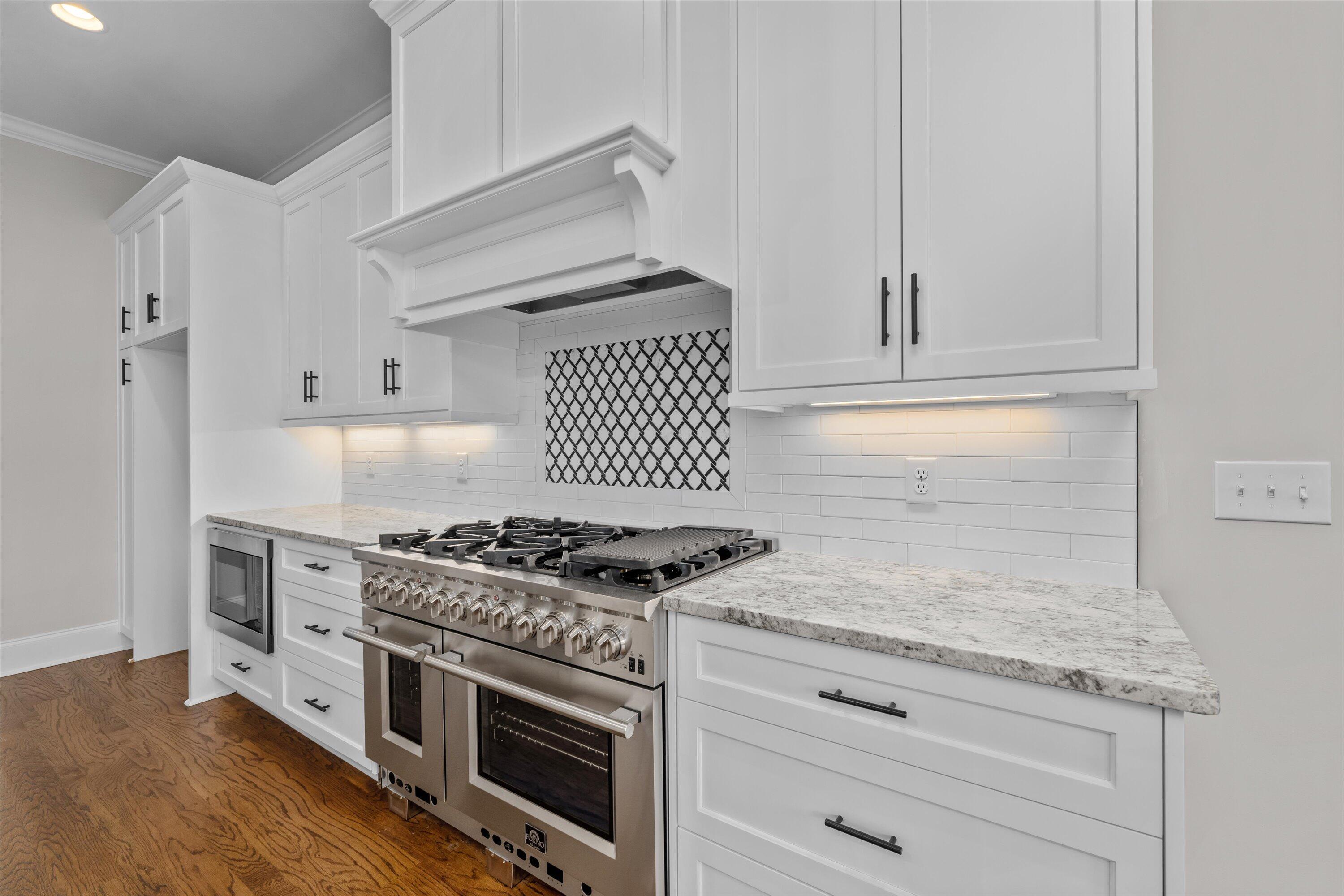 615 RIVER OAKS LANE Lane