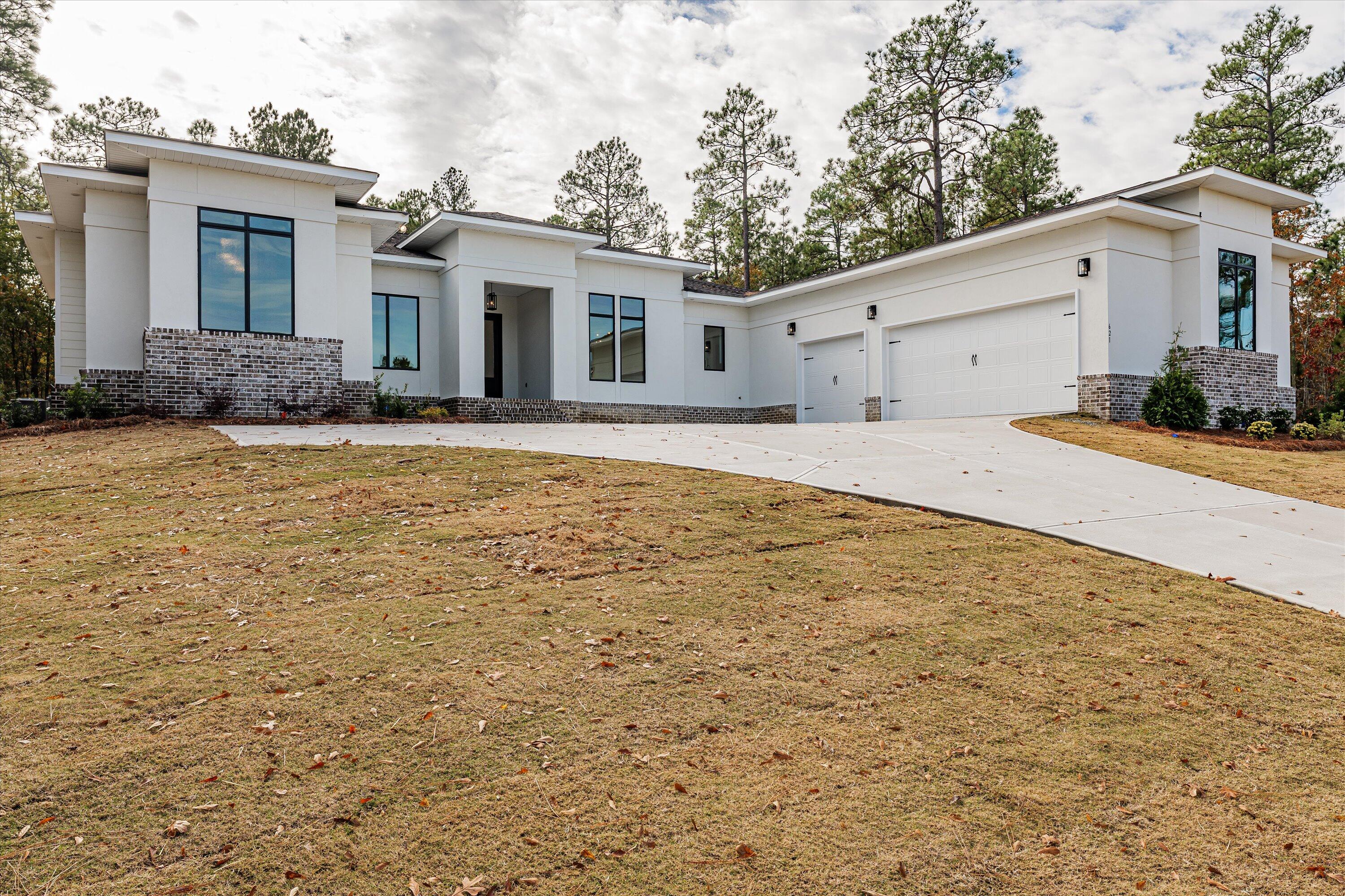 621 CALLAWAY DRIVE