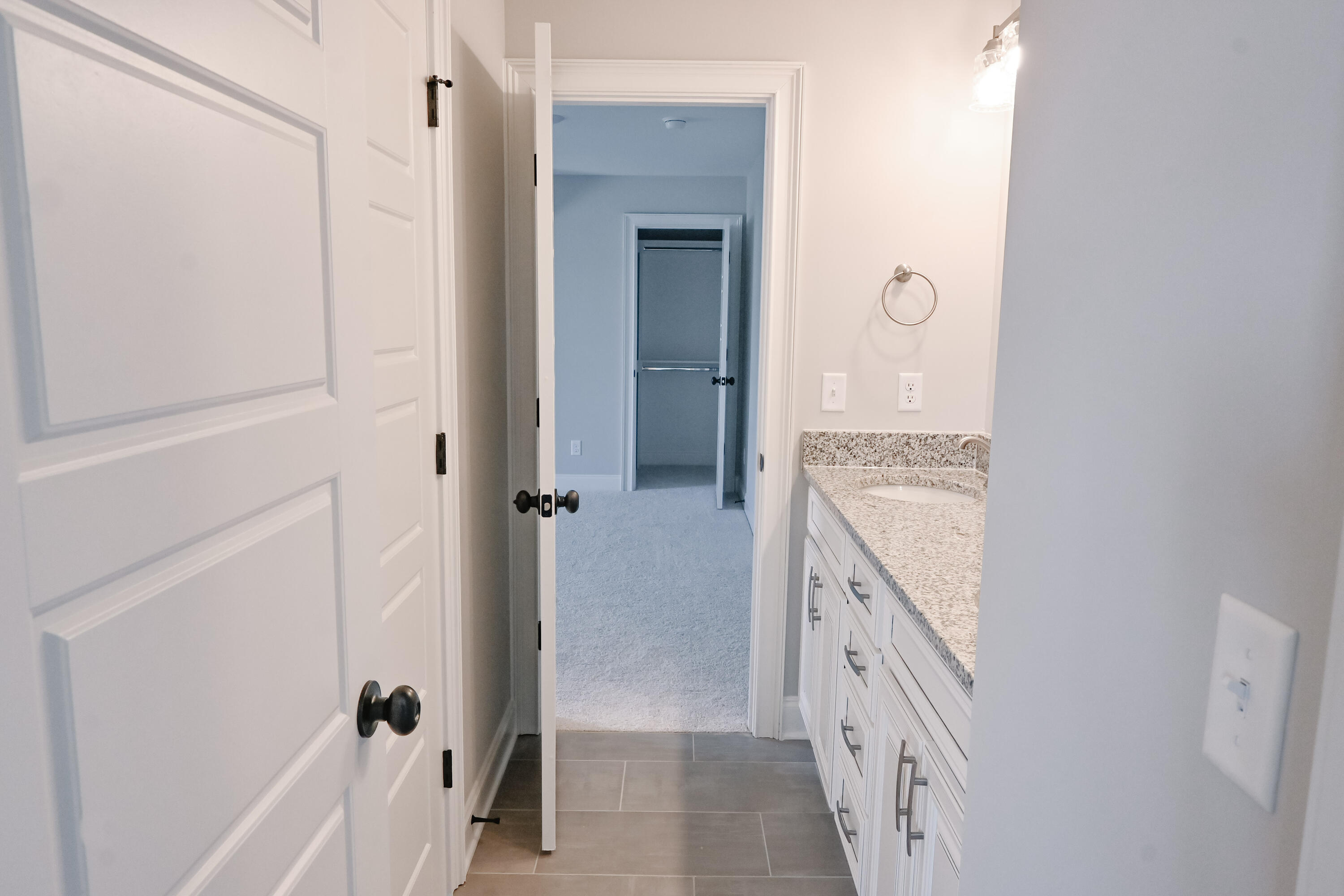 3005 ROSEWOOD DR Drive