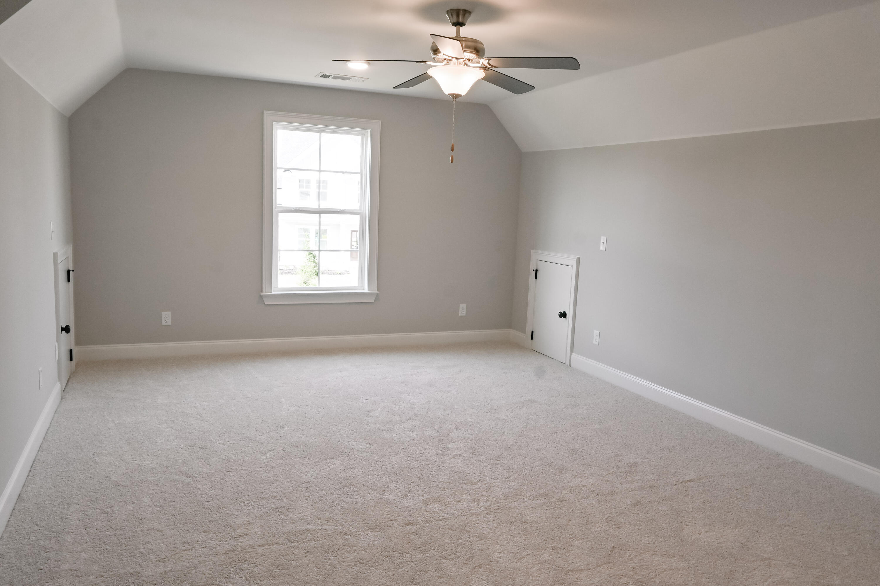 3005 ROSEWOOD DR Drive