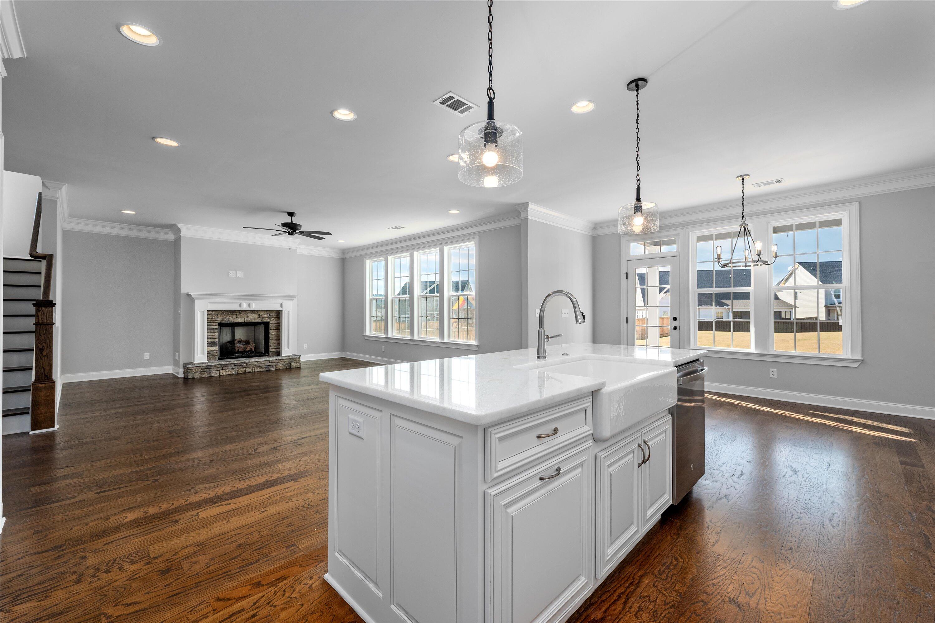 3006 ROSEWOOD DR. Drive