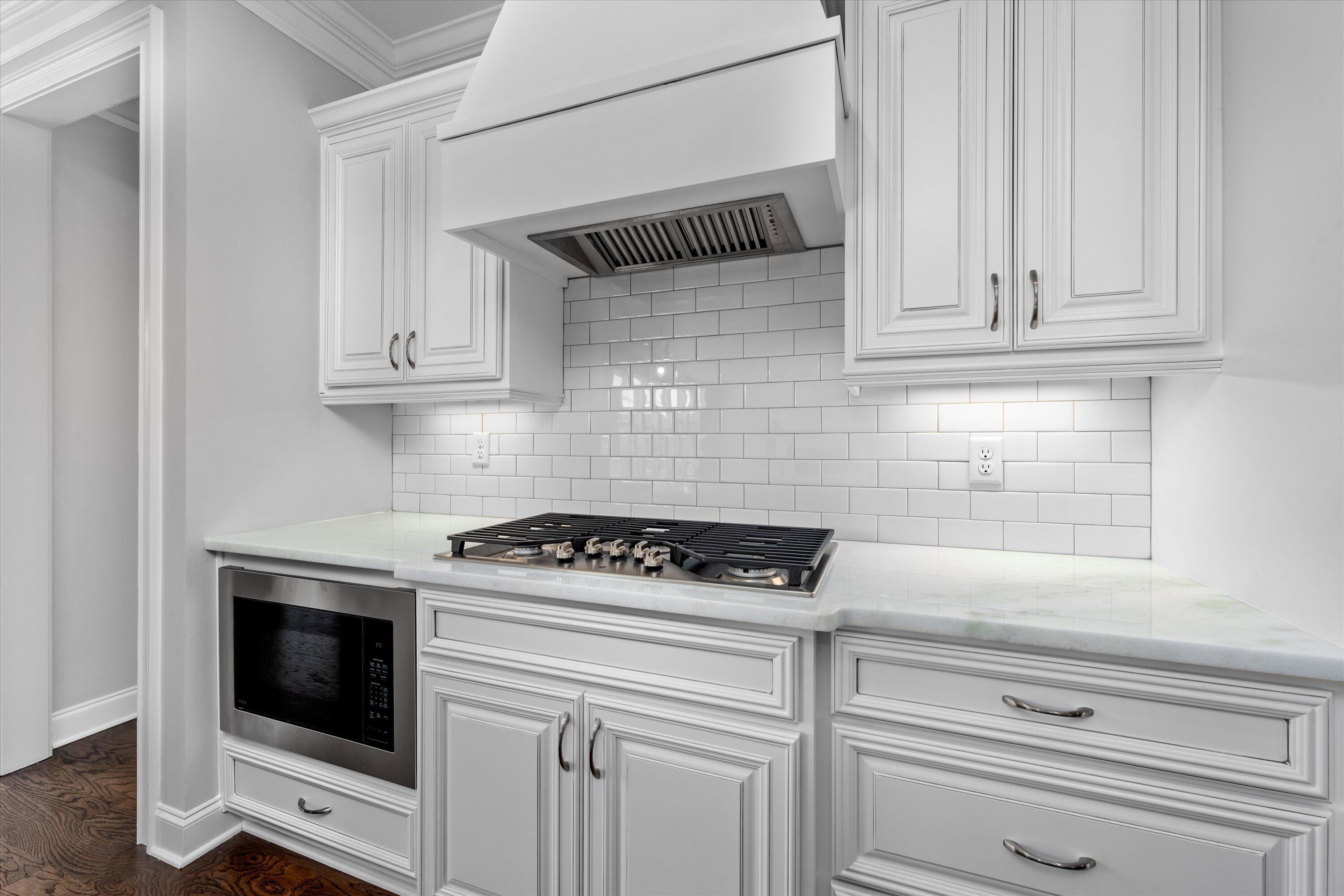 3006 ROSEWOOD DR. Drive