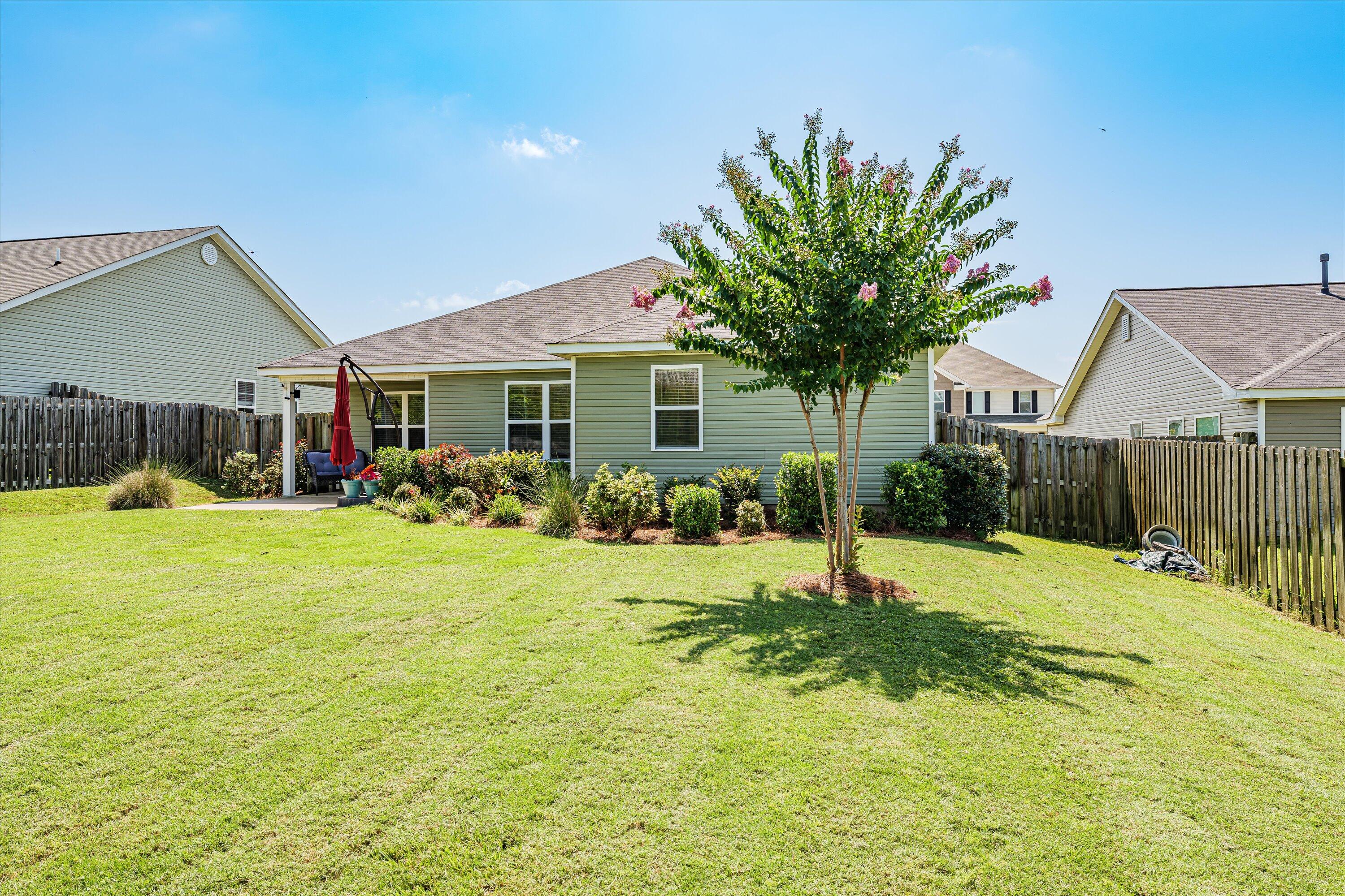 585 RALEIGH DR Drive