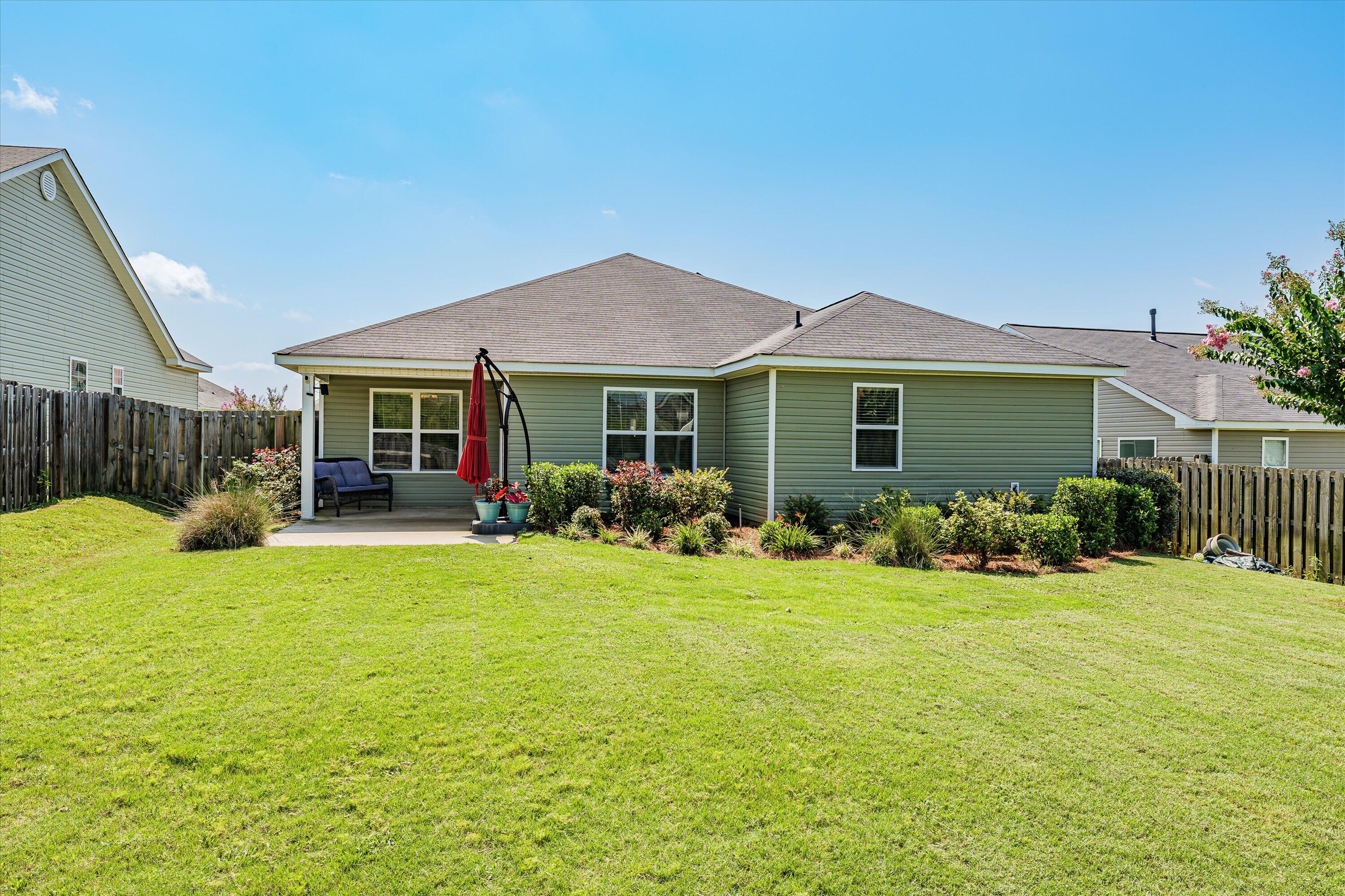 585 RALEIGH DR Drive