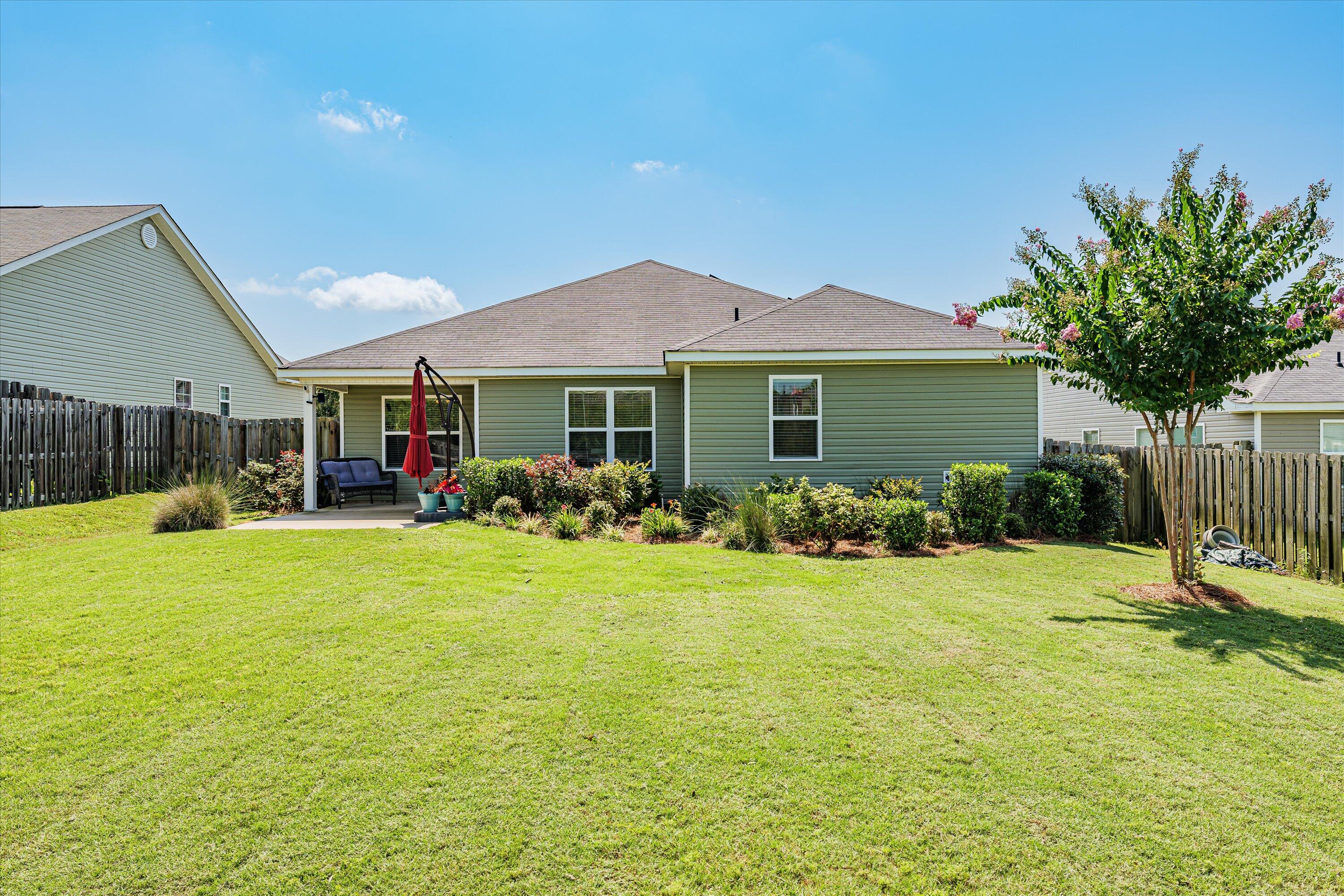 585 RALEIGH DR Drive