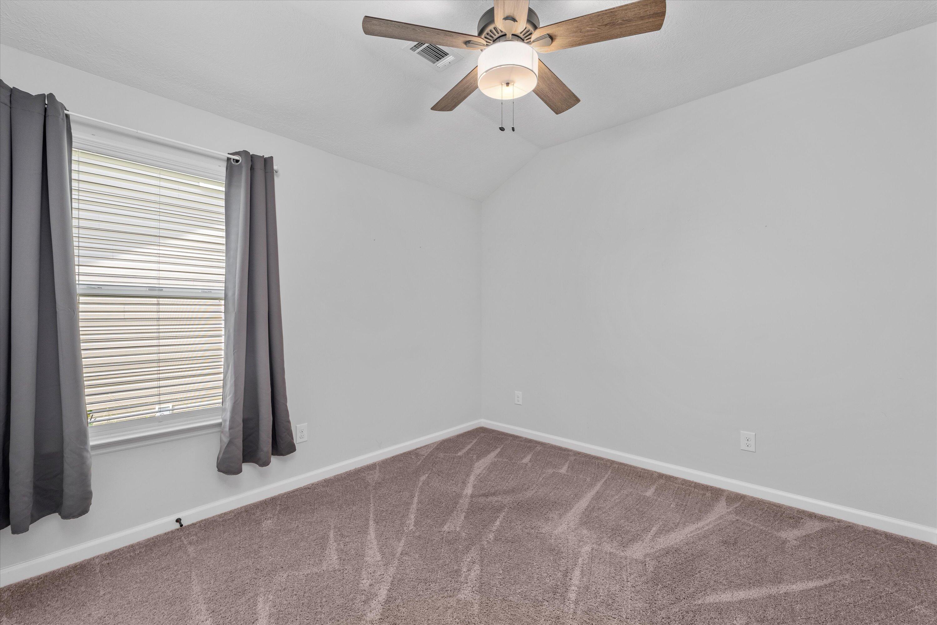 585 RALEIGH DR Drive