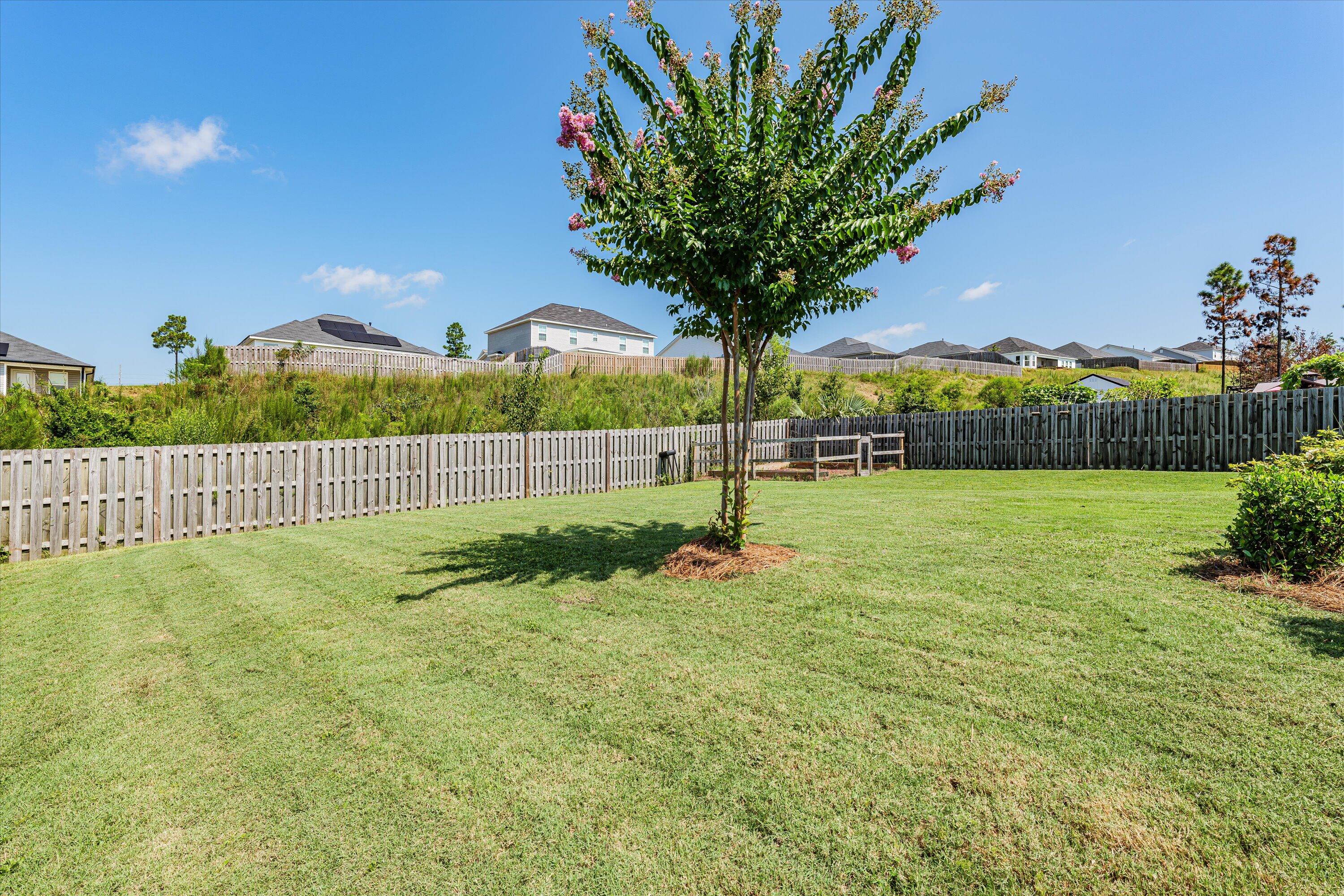 585 RALEIGH DR Drive