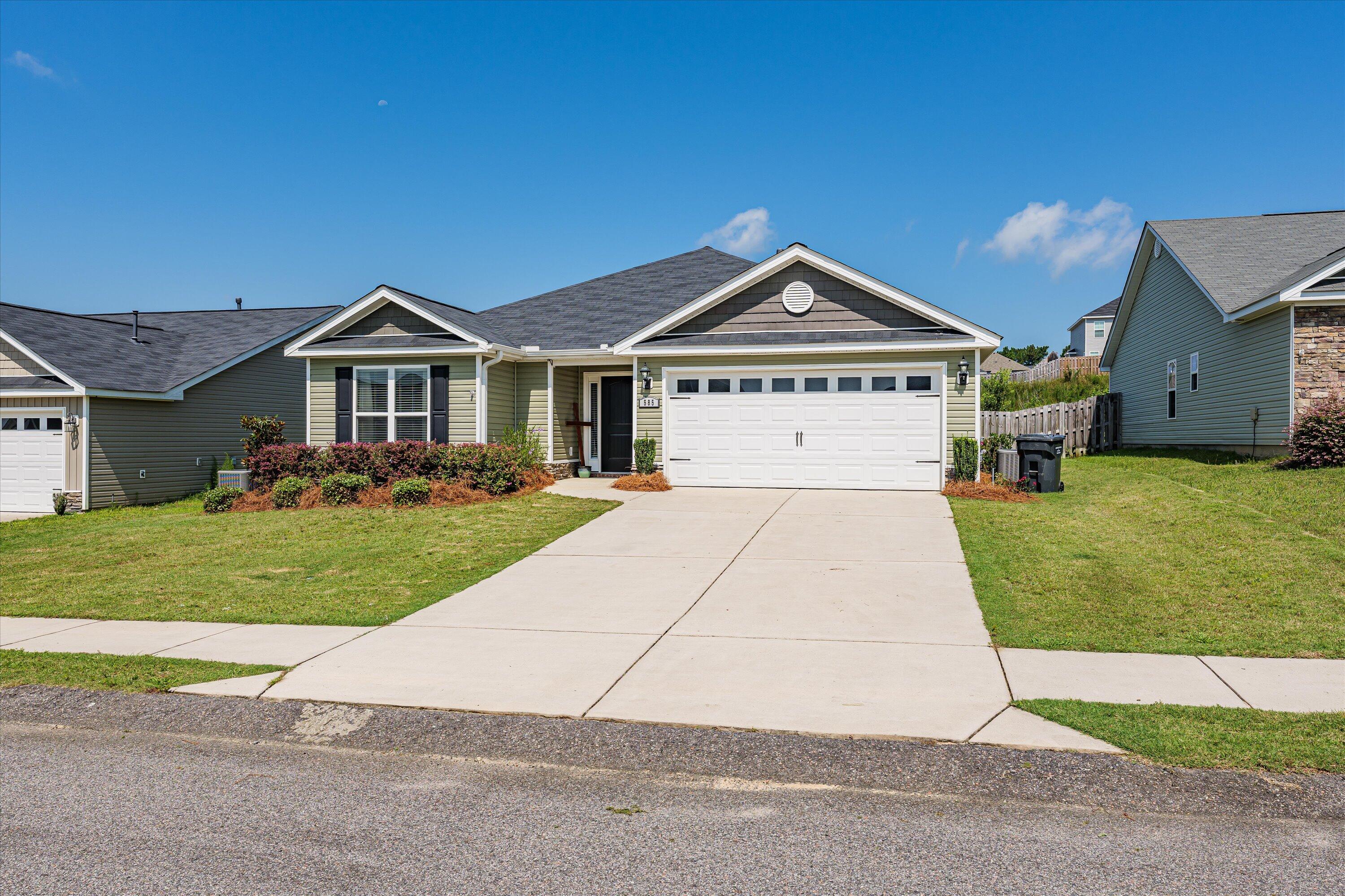 585 RALEIGH DR Drive