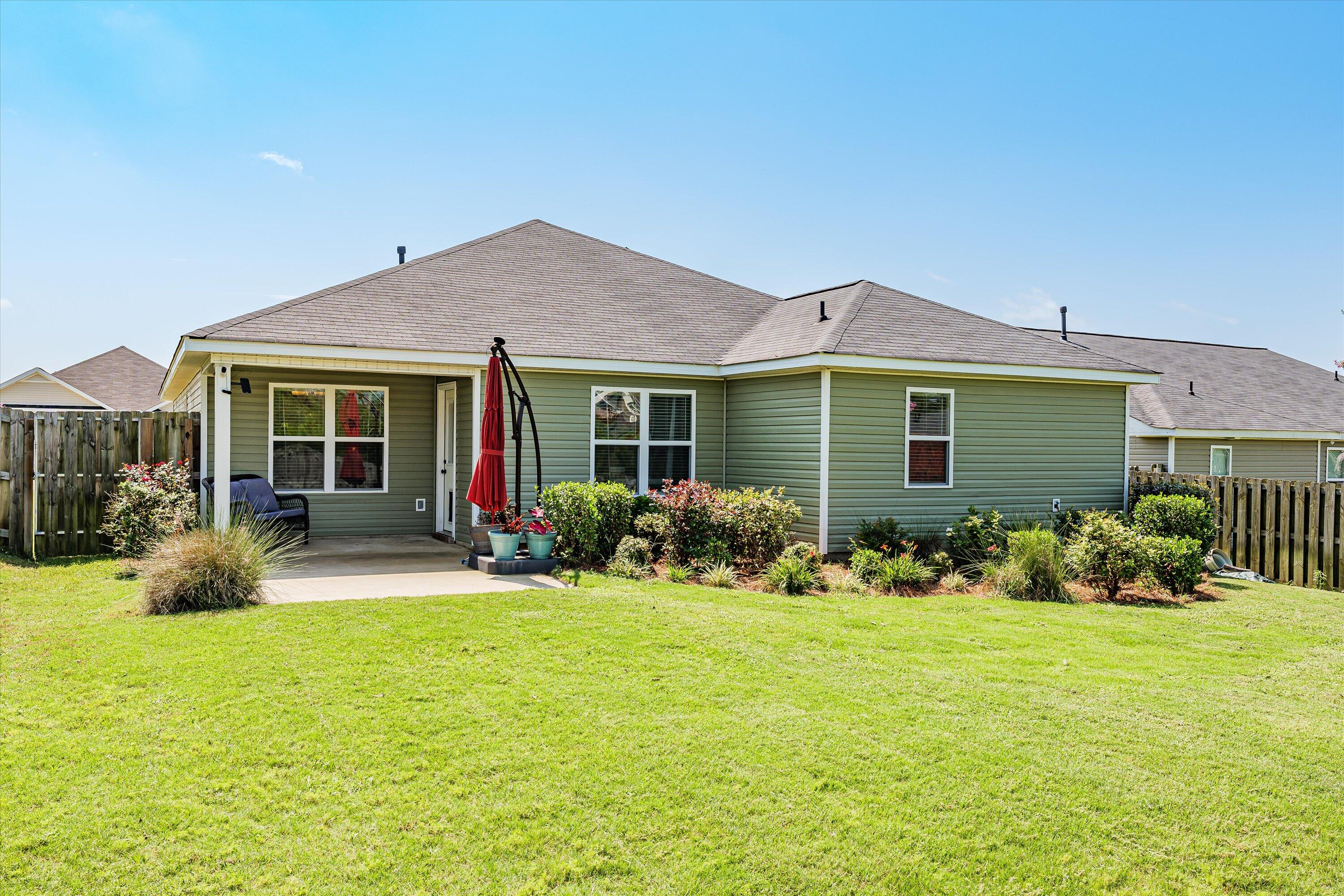 585 RALEIGH DR Drive