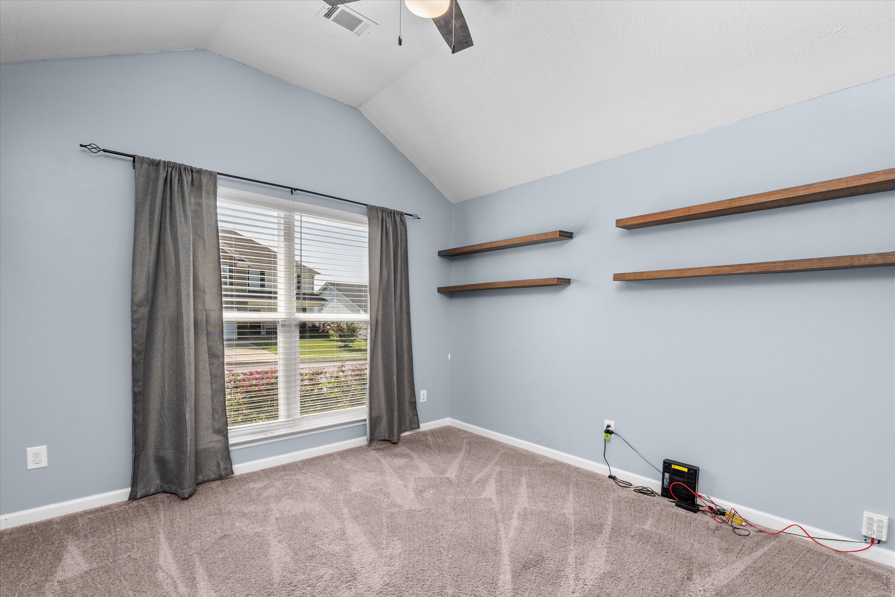 585 RALEIGH DR Drive