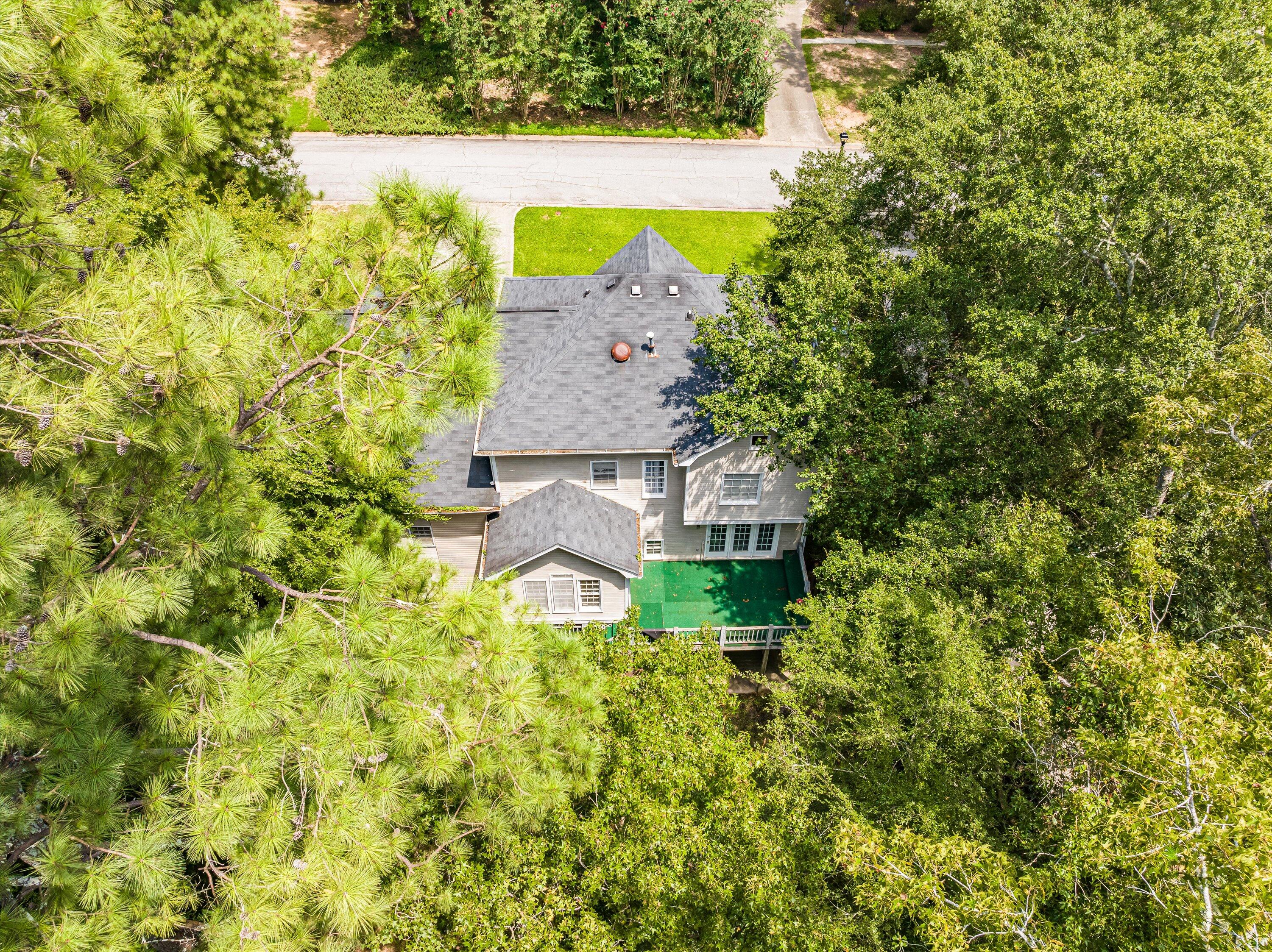 930 DEERCREST Circle