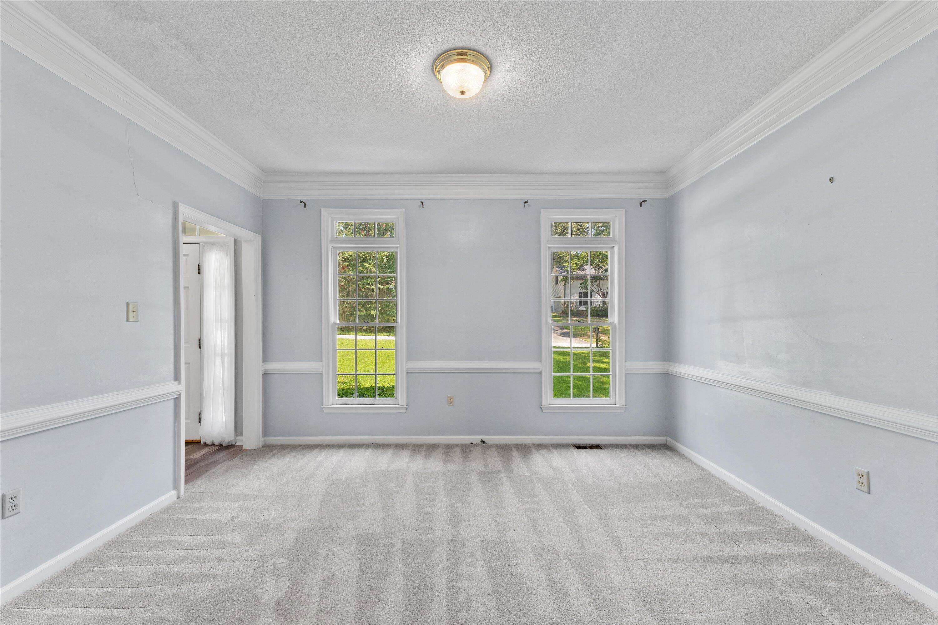 930 DEERCREST Circle