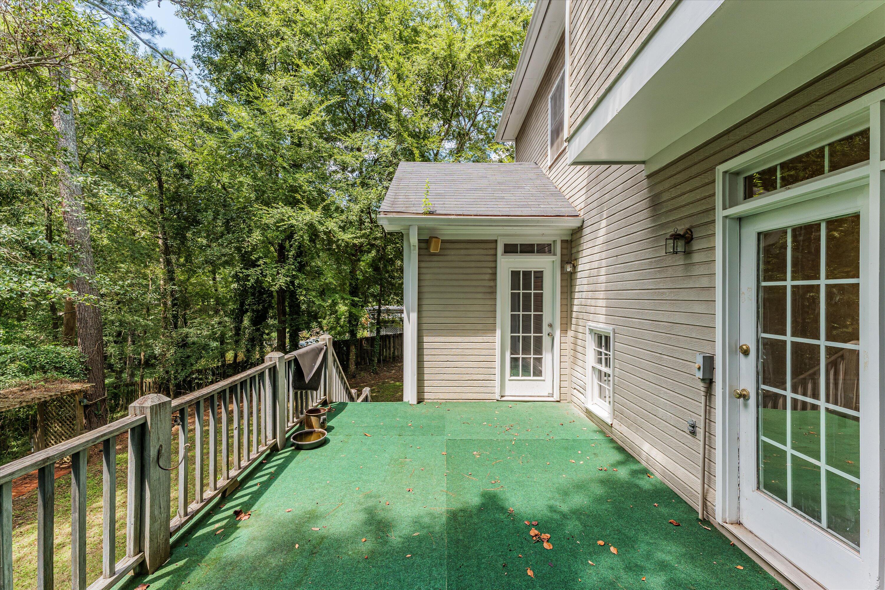 930 DEERCREST Circle