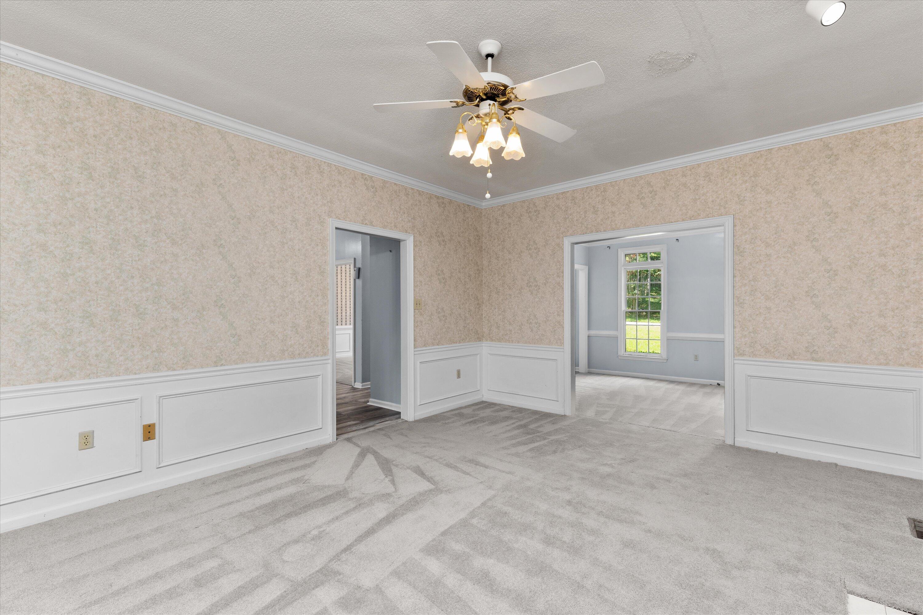 930 DEERCREST Circle