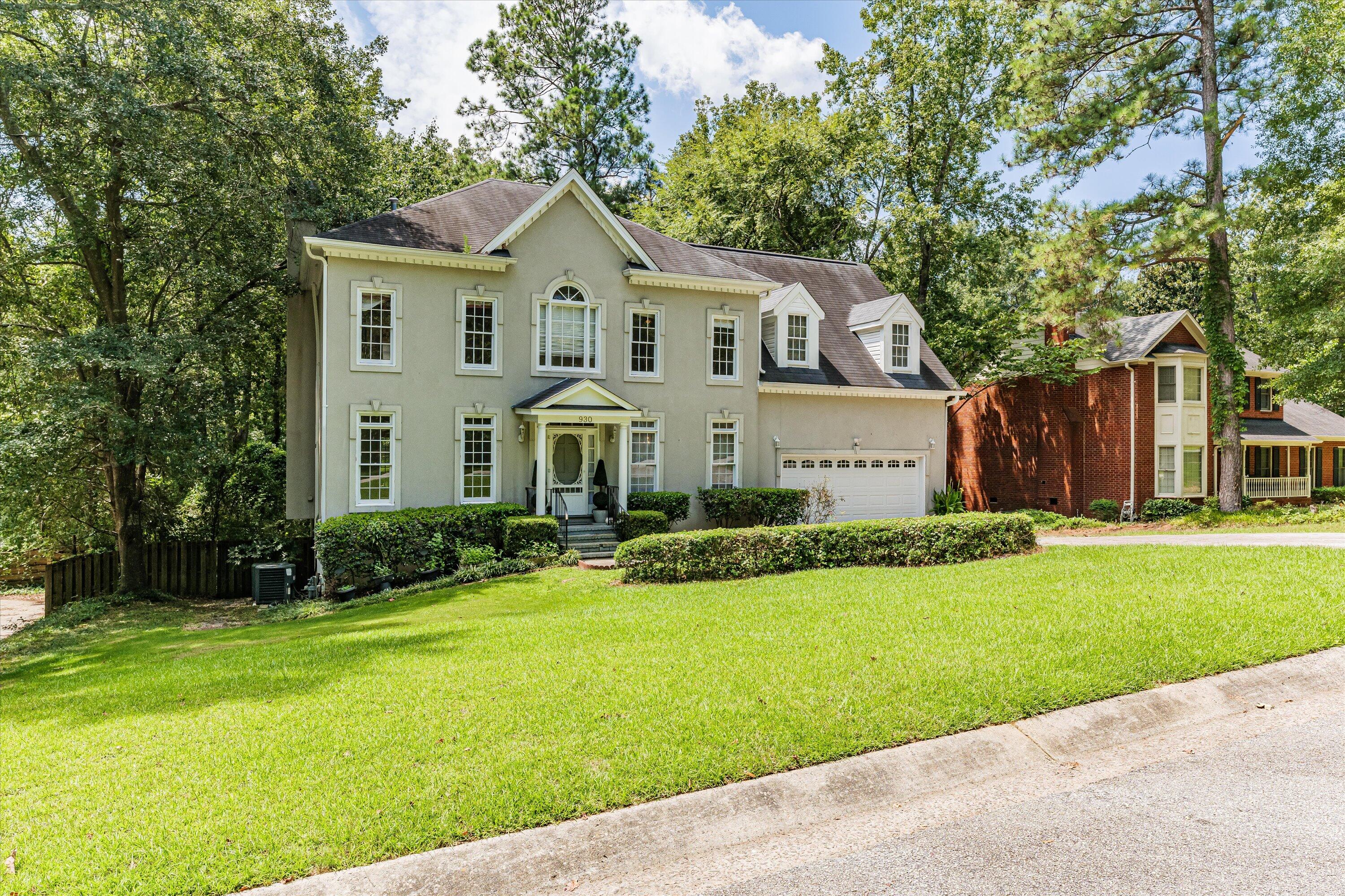 930 DEERCREST Circle