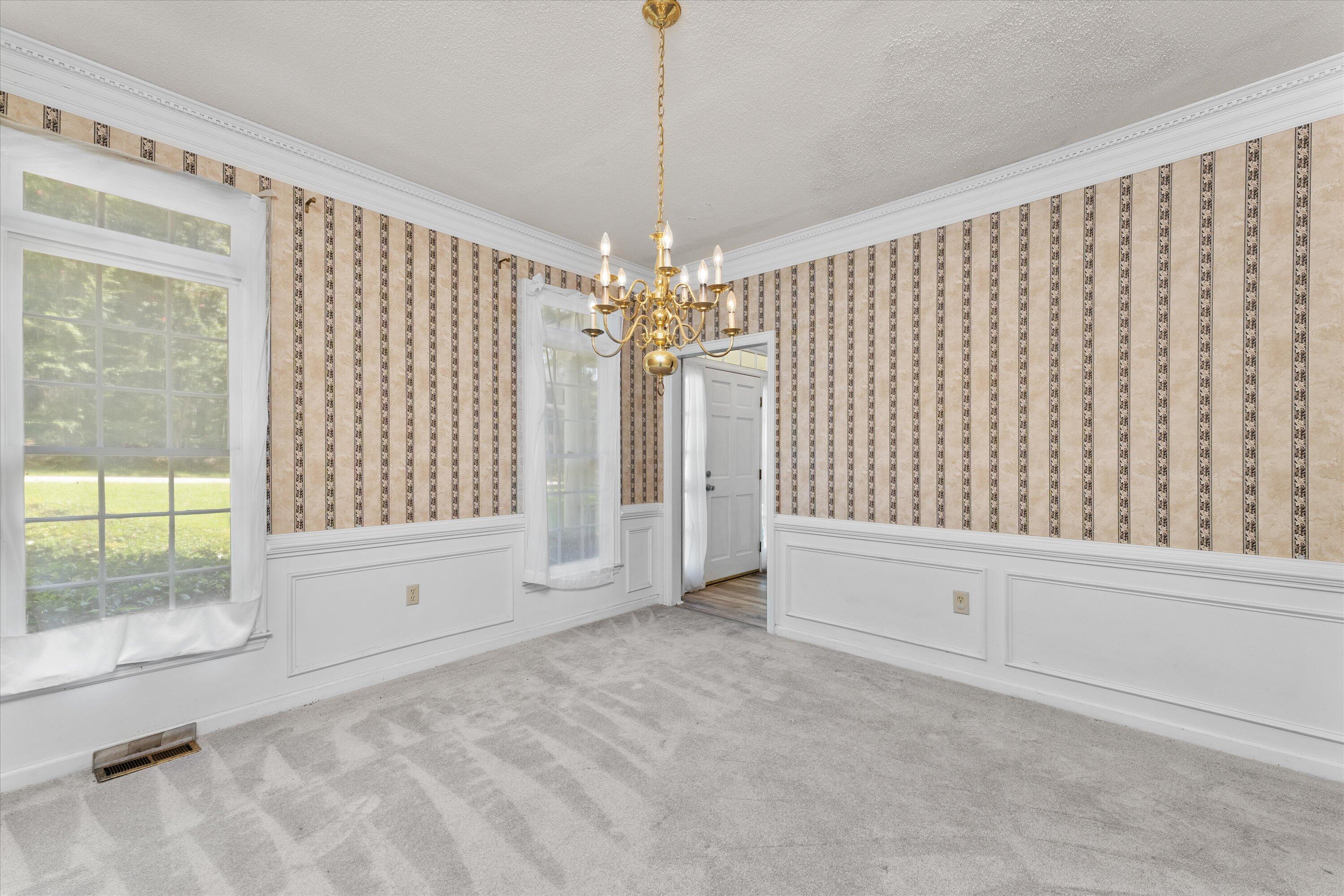 930 DEERCREST Circle