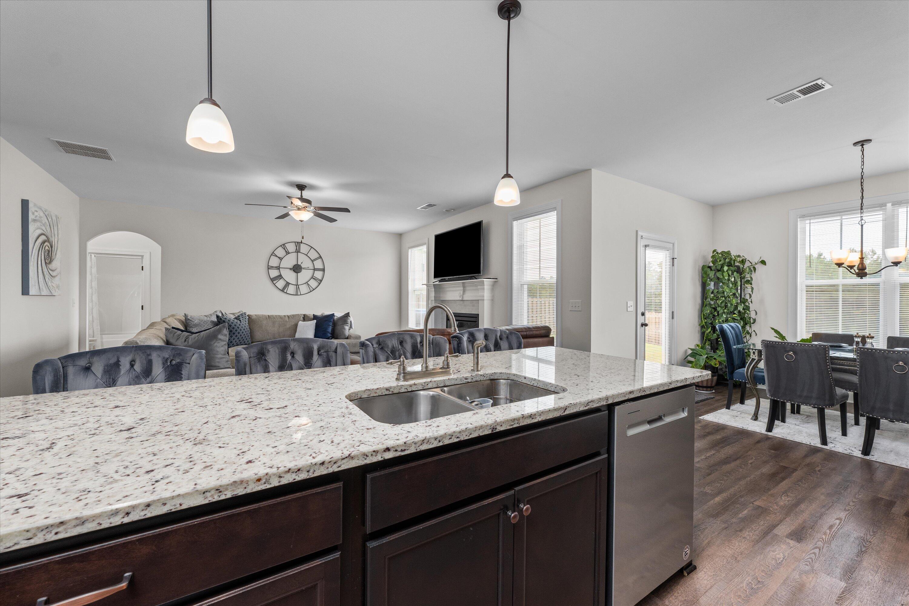 1116 GEORGE W. CRAWFORD Drive