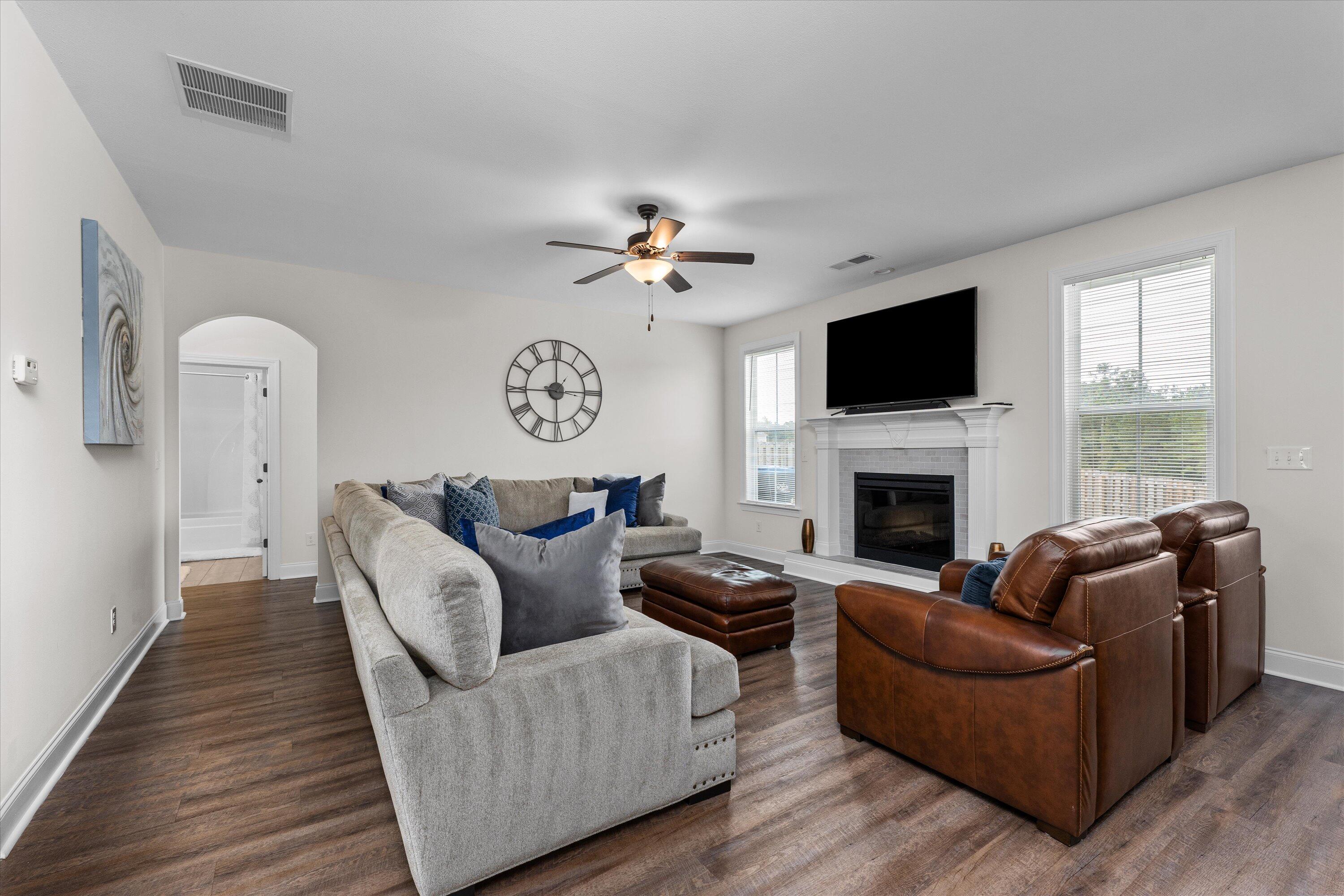 1116 GEORGE W. CRAWFORD Drive