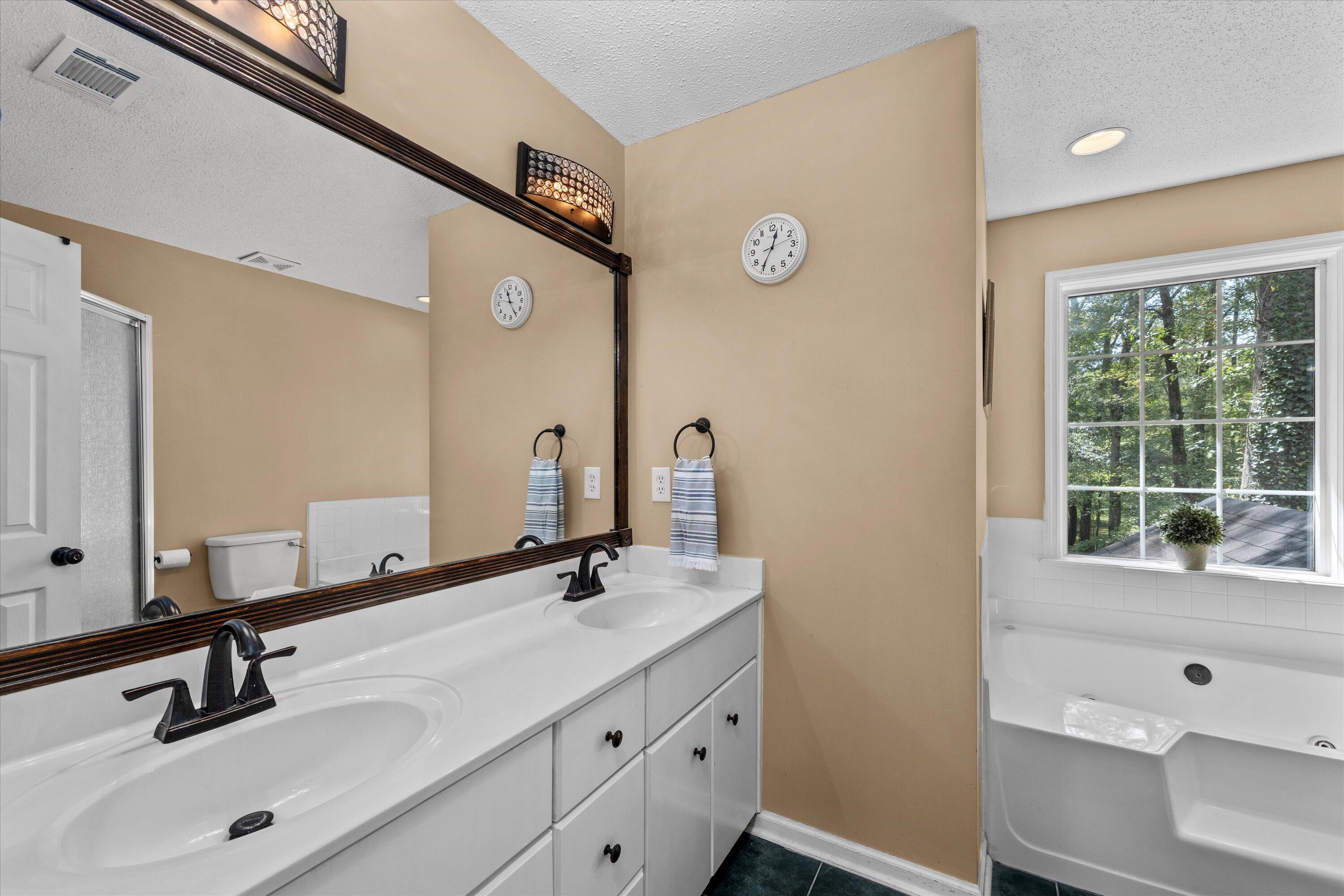 4880 FLAGSTONE Court