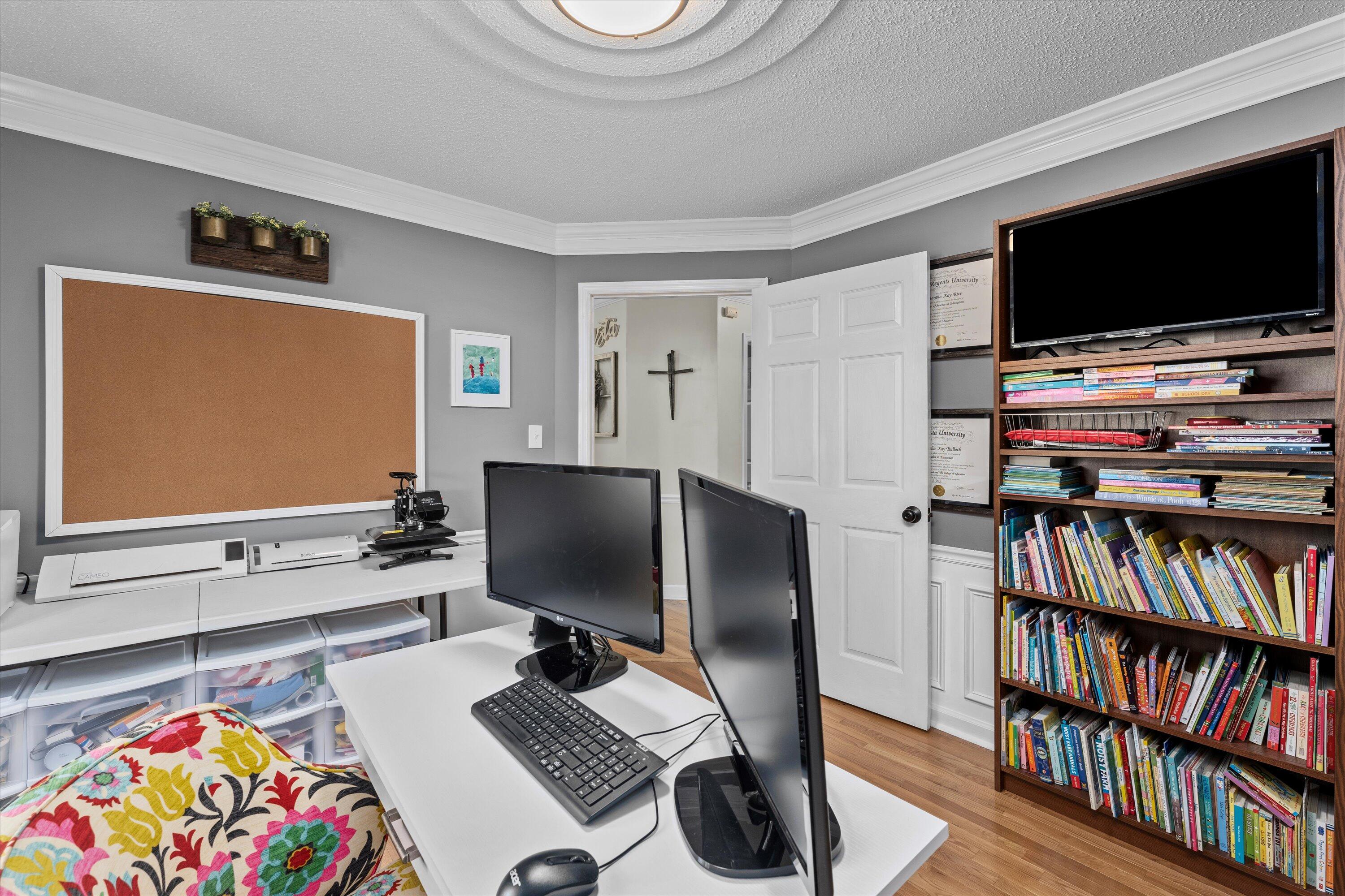 4880 FLAGSTONE Court