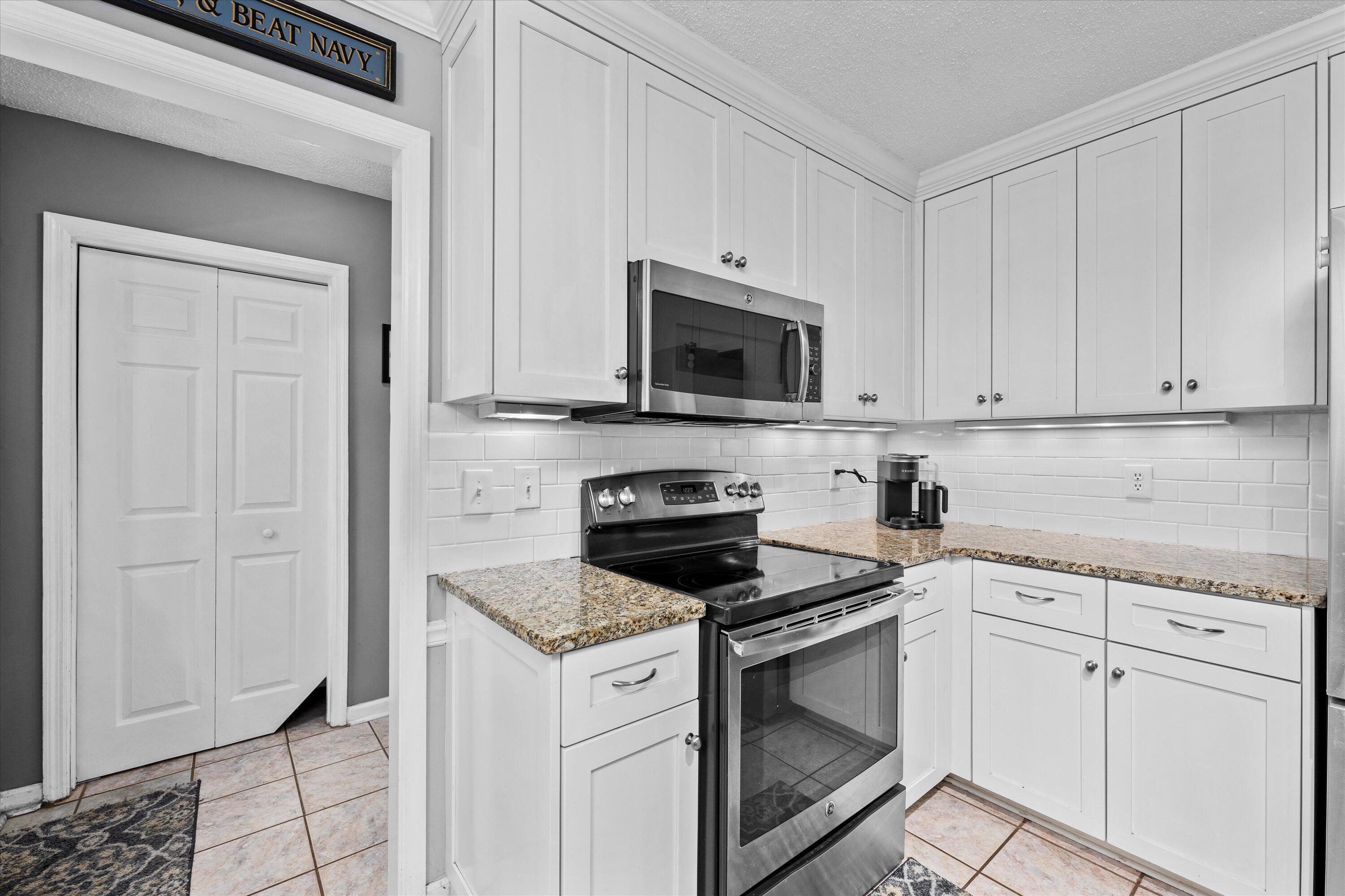 4880 FLAGSTONE Court